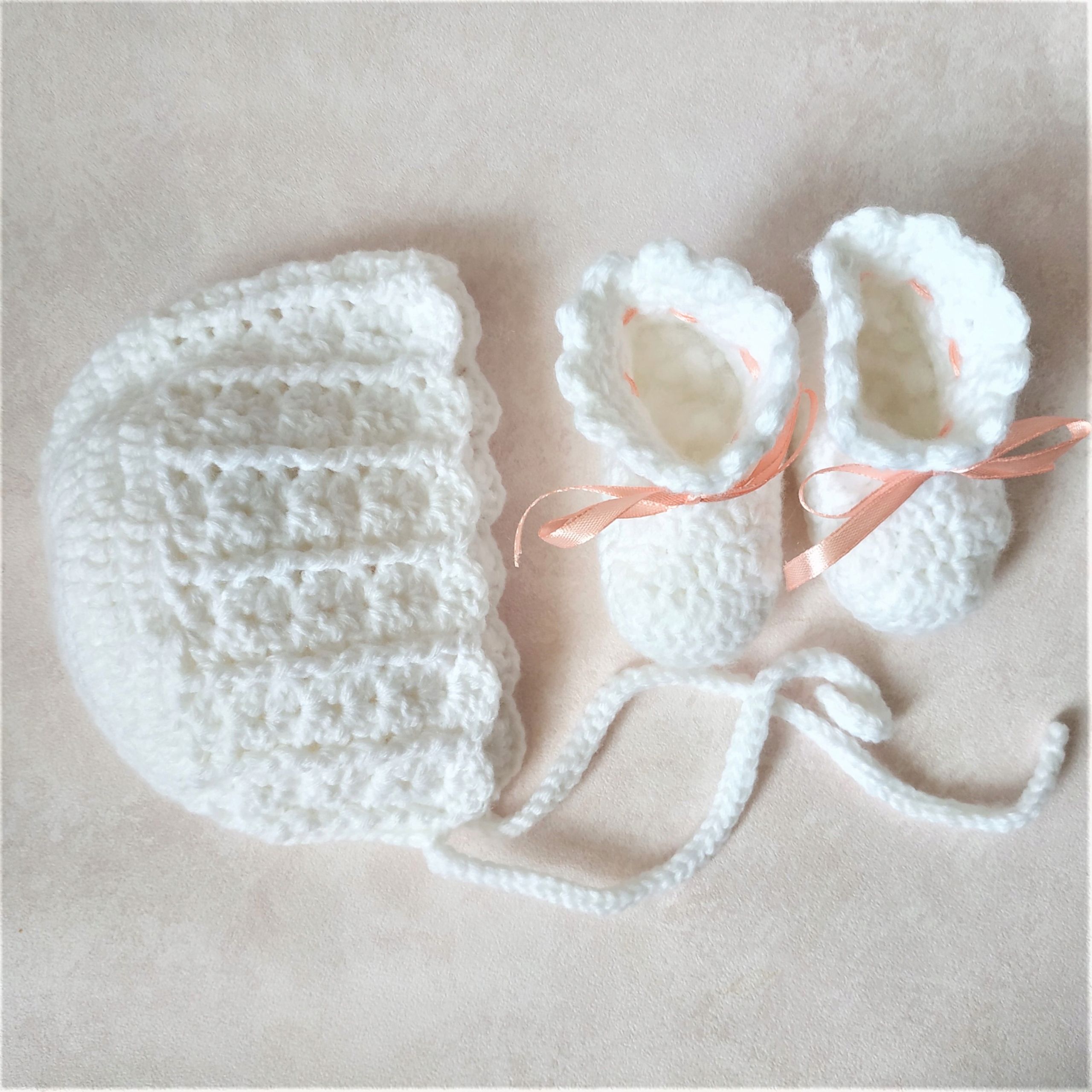 zestaw na CHRZEST czapeczka +buciki na zimę ciepłe