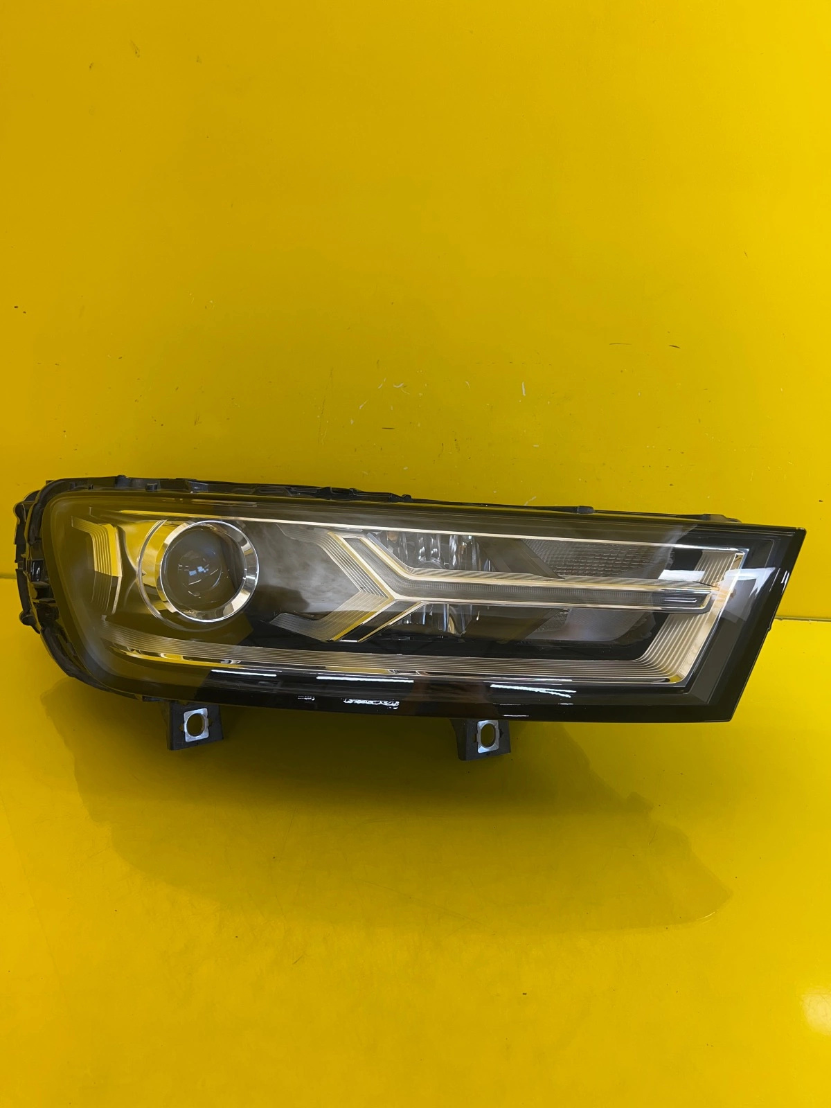 light right front Audi Q7 Bi-Xenon Led 4M0941006