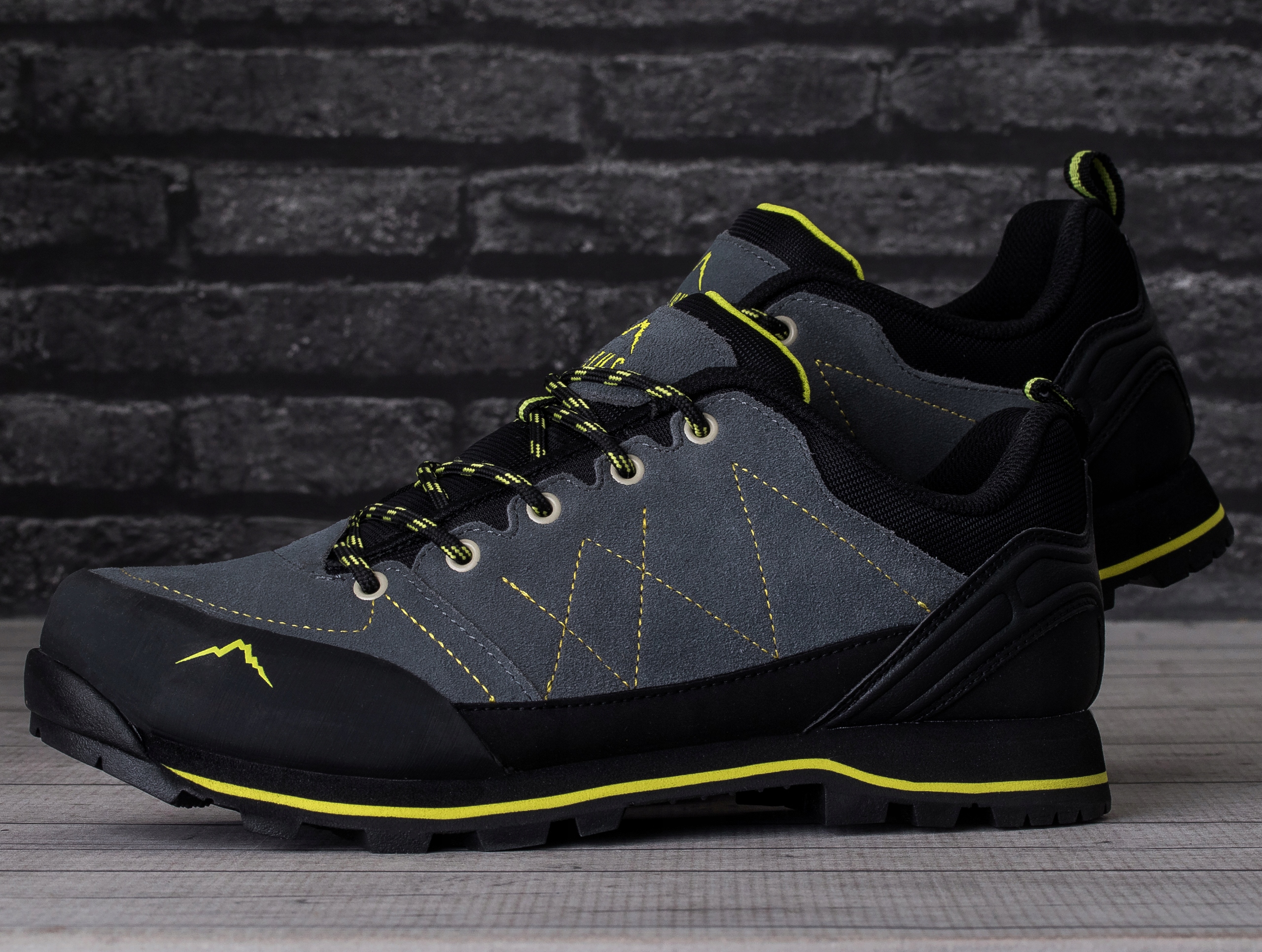 MĘSKIE BUTY TREKINGOWE SPORTOWE w góry SKÓRZANE Tilbur rozmiar 42 Wysokość niskie