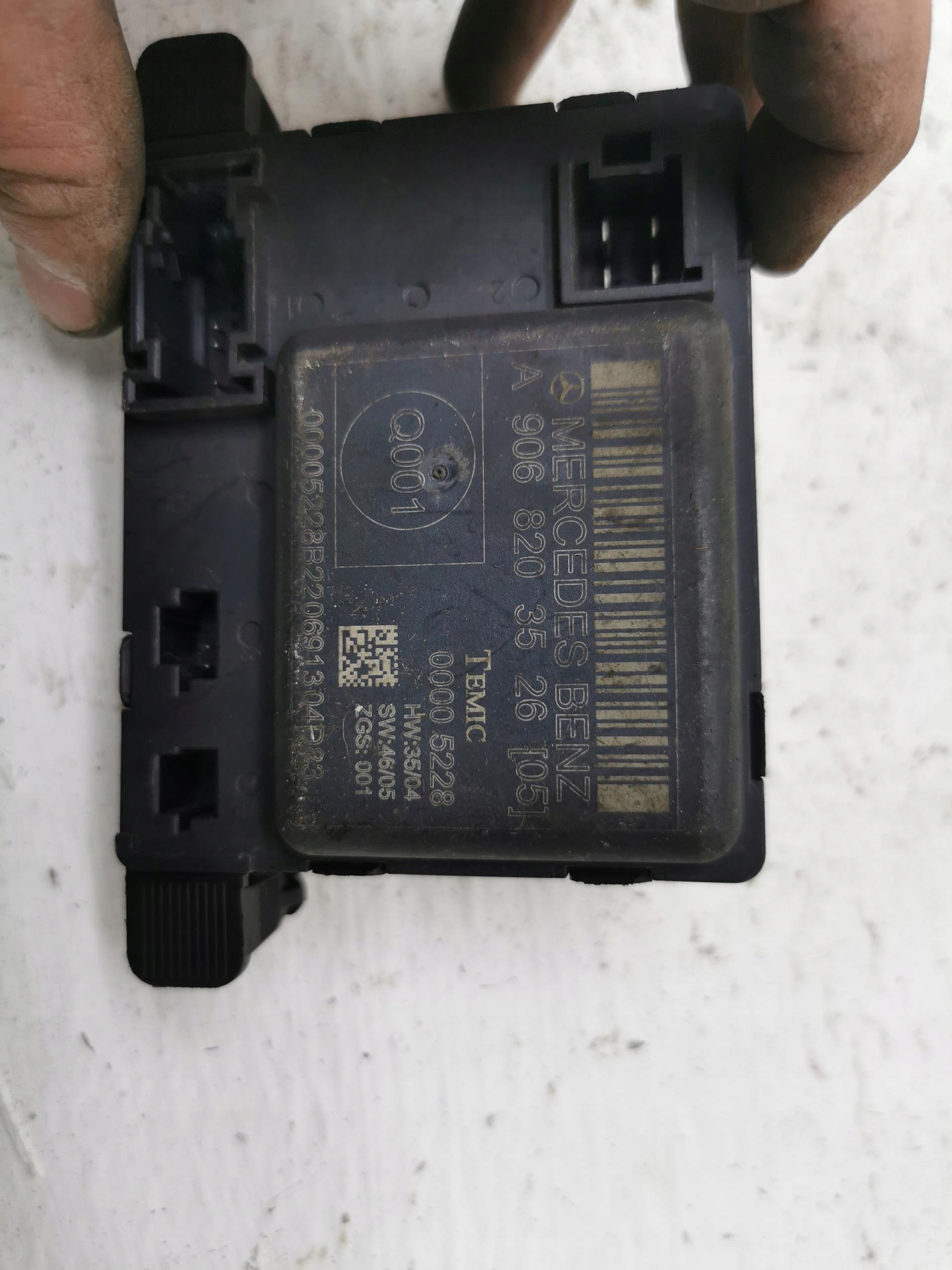 module door MERCEDES SPRINTER W906 A9068203526