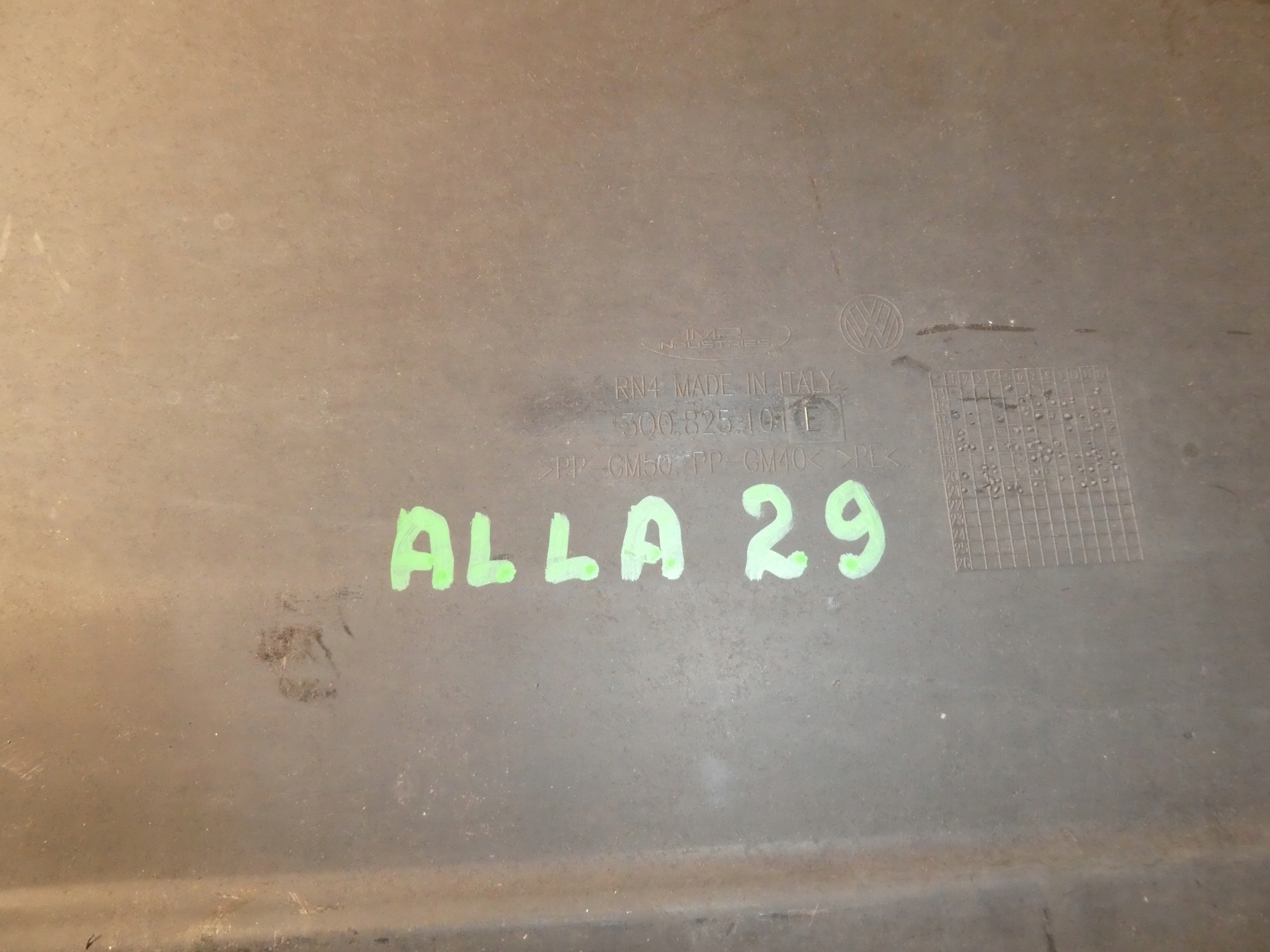 SKODA VW Blende Abdeckung Unterfahrschutz links 3Q0825101E