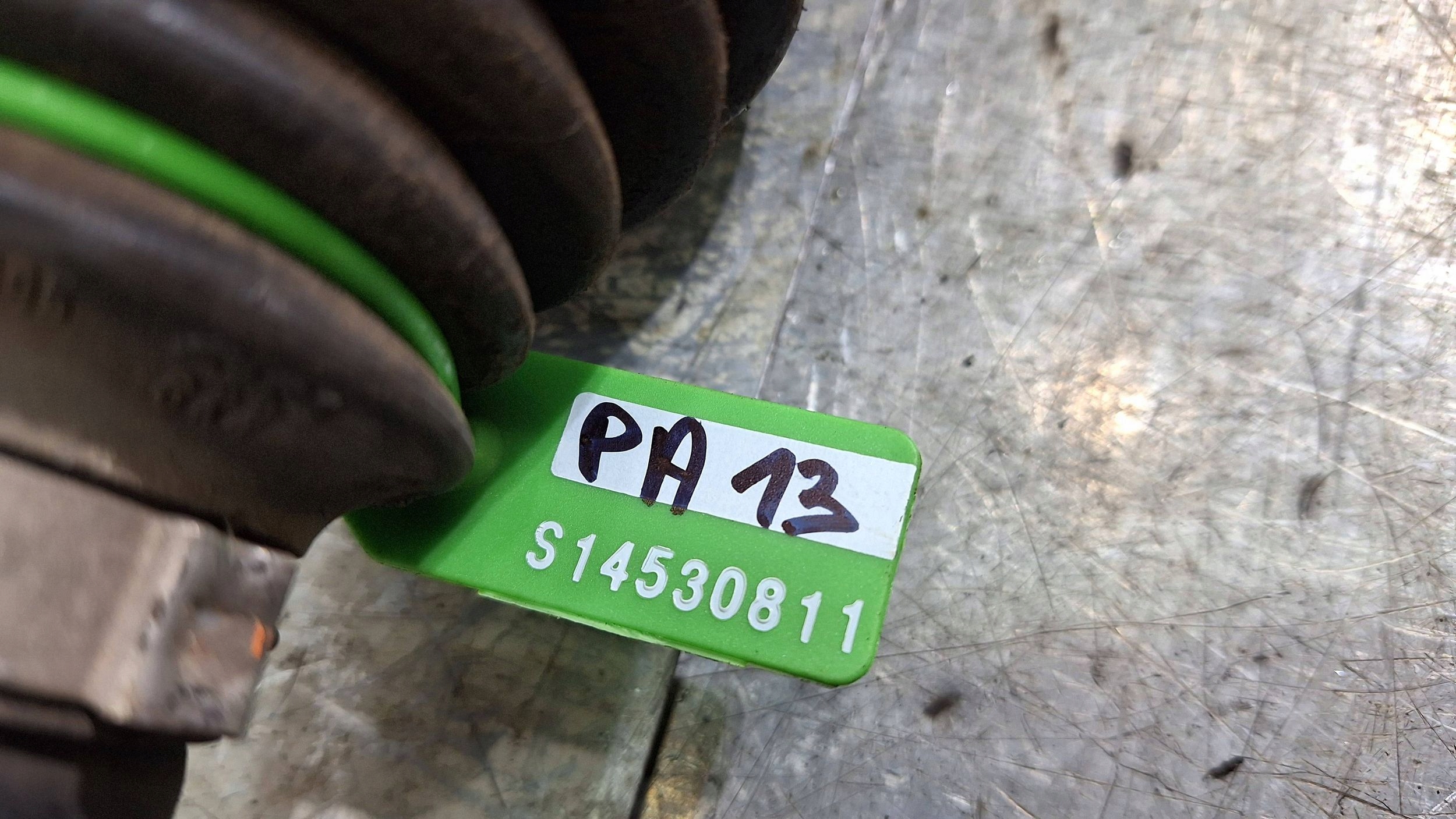 semi-axis left right rear part rear 8K0501203N AUDI A4 B8 A5 S5 8T