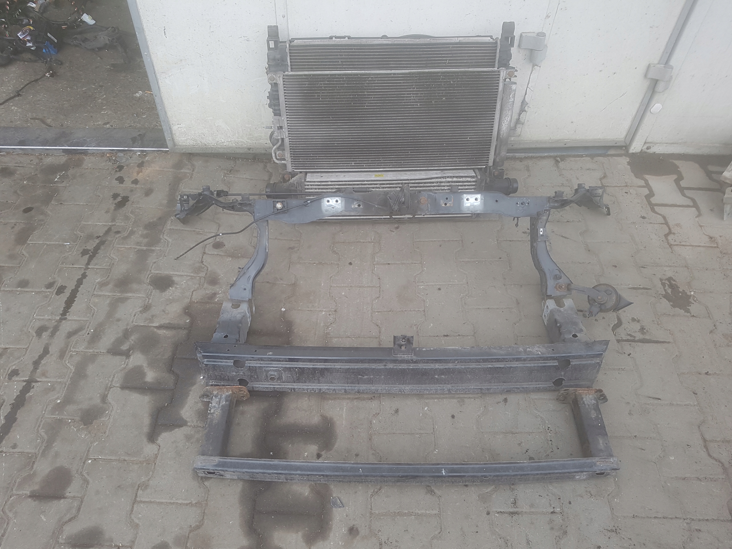 OPEL MOKKA 12r- 1.7 CDTI PAS PRZEDNI CHŁODNICE