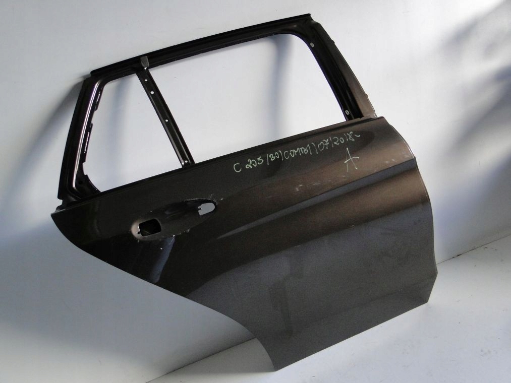 MERCEDES C KLASA W205 205 KOMBI DRZWI PRAWE TYLNE Typ samochodu Samochody osobowe