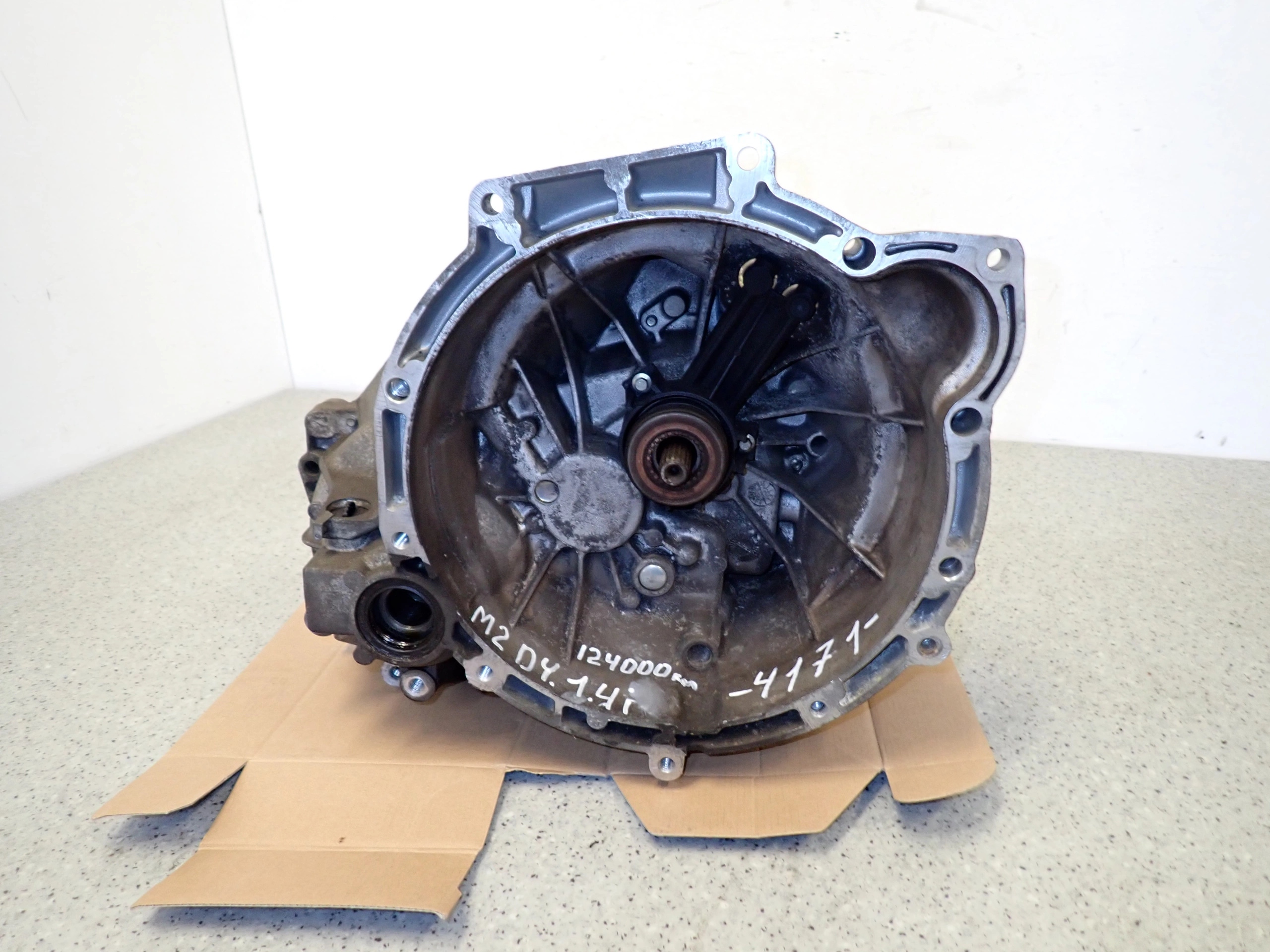 mazda 2 03-07 1.4и коробки передач механика