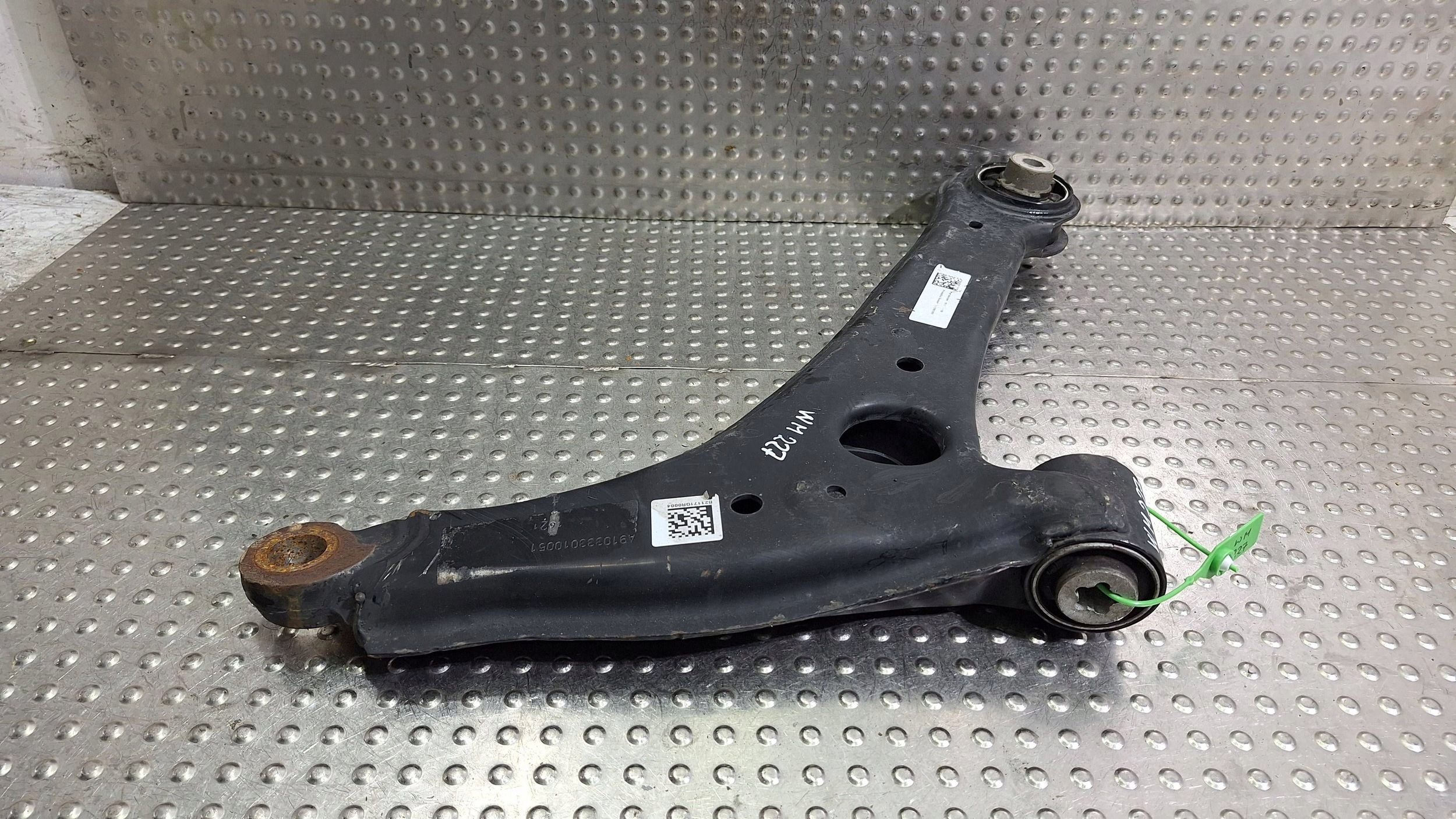 arm right front A9103330100 MERCEDES SPRINTER W907 W910 CRAFTER