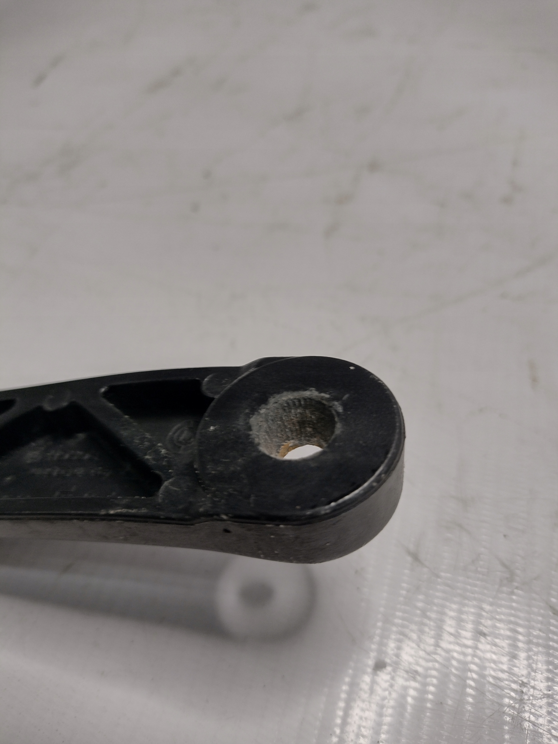 wiper arm right Volkswagen Passat B6 3C1955410B