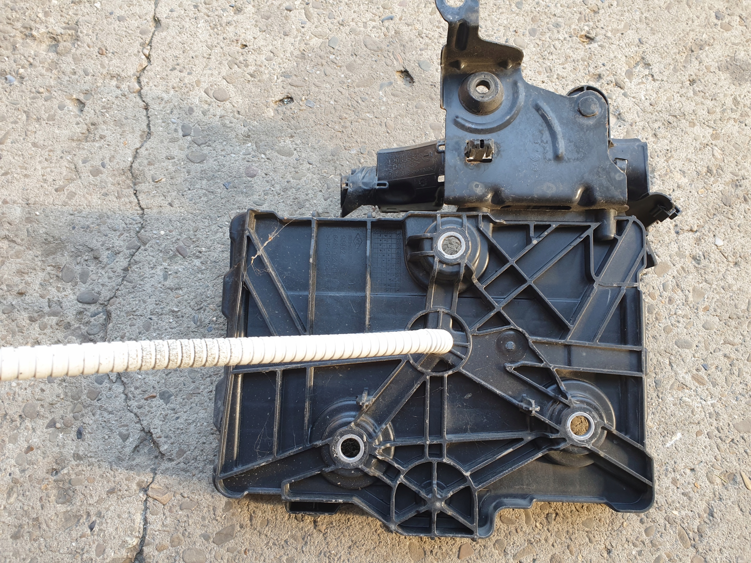 držač ispod akumulator RENAULT CAPTUR i 2013- 648601269R