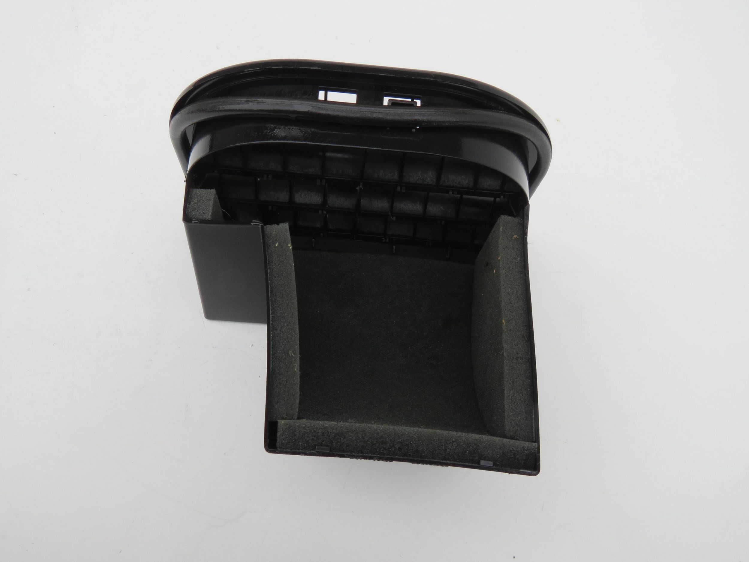 grid WENTYLACYJNA rear left right VOLVO XC90 V8 4.4
