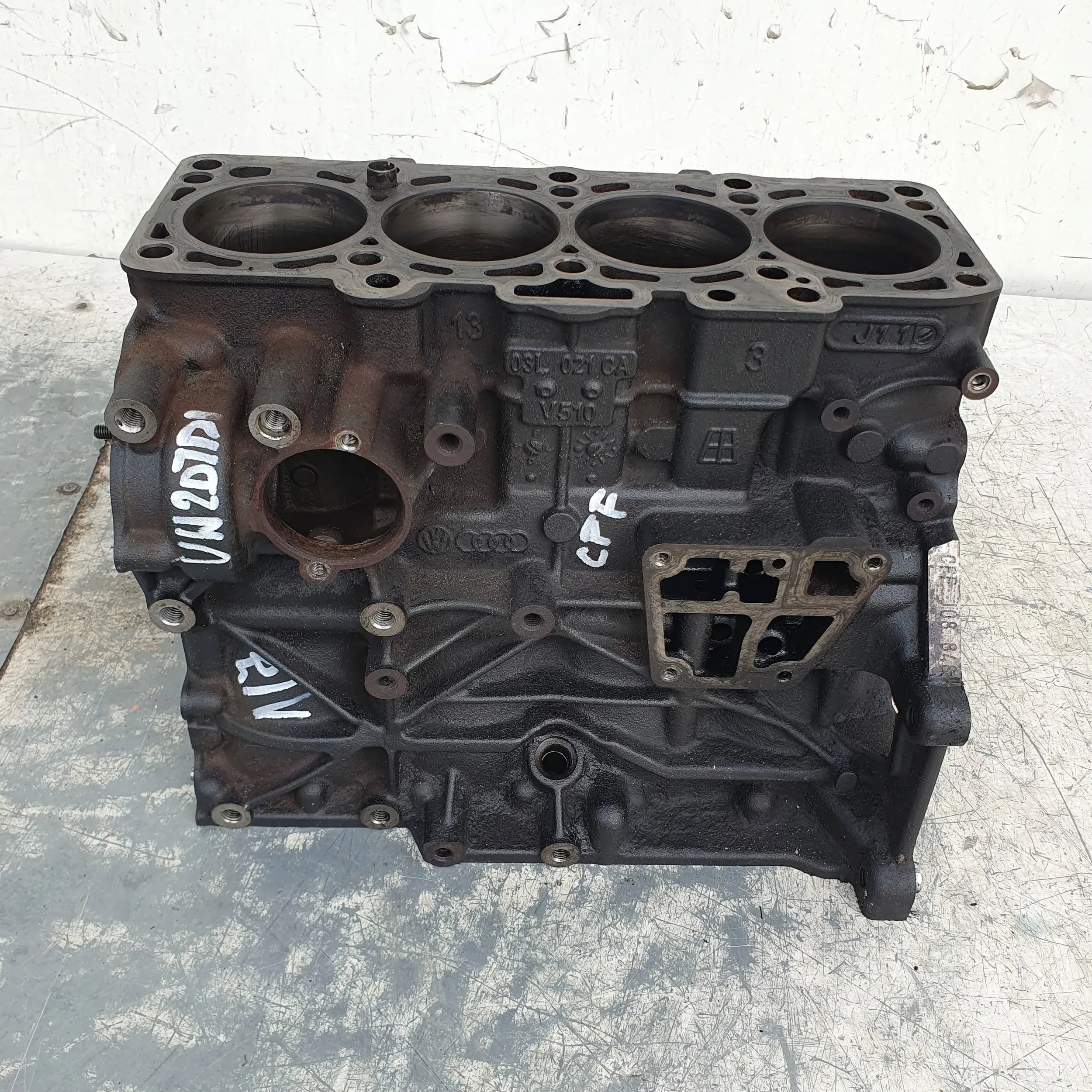 Volkswagen Sharan 7N 03L021CA Blok Silnika
