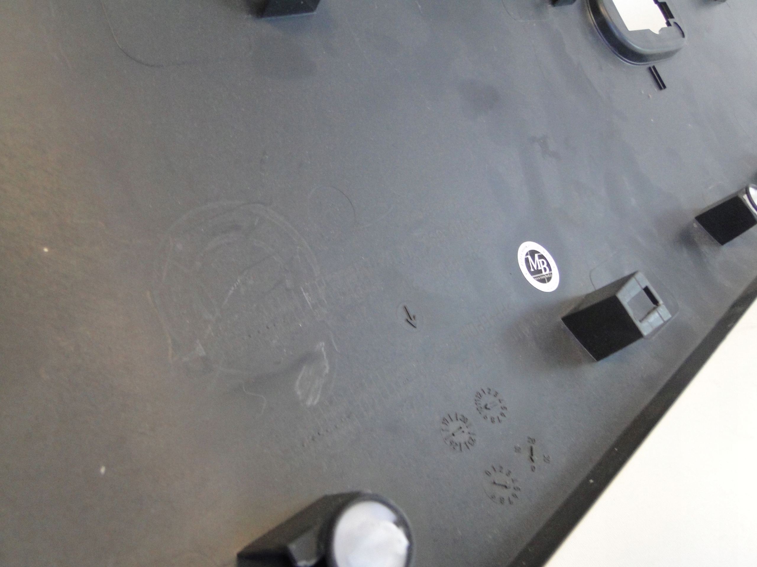 MERCEDES SPRINTER 907 LISTWA BOCZNA PRAWA TYLNA Strona zabudowy prawa