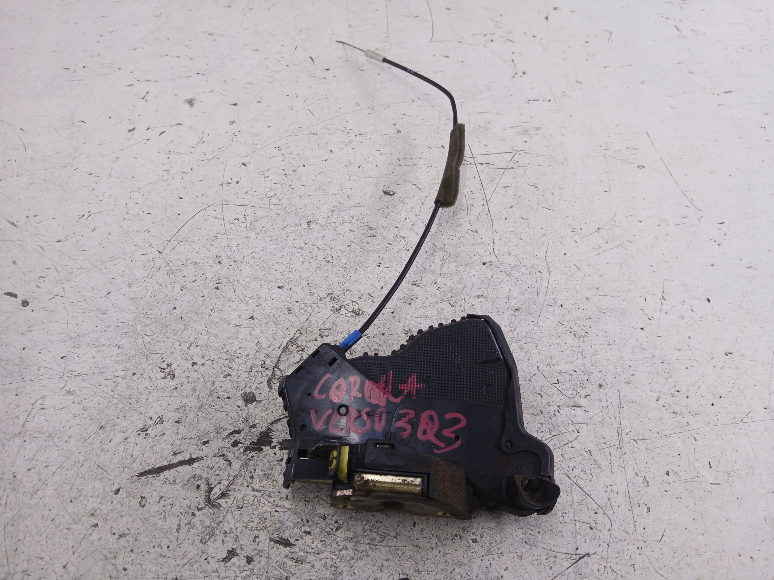 TOYOTA COROLLA VERSO II lock door left front