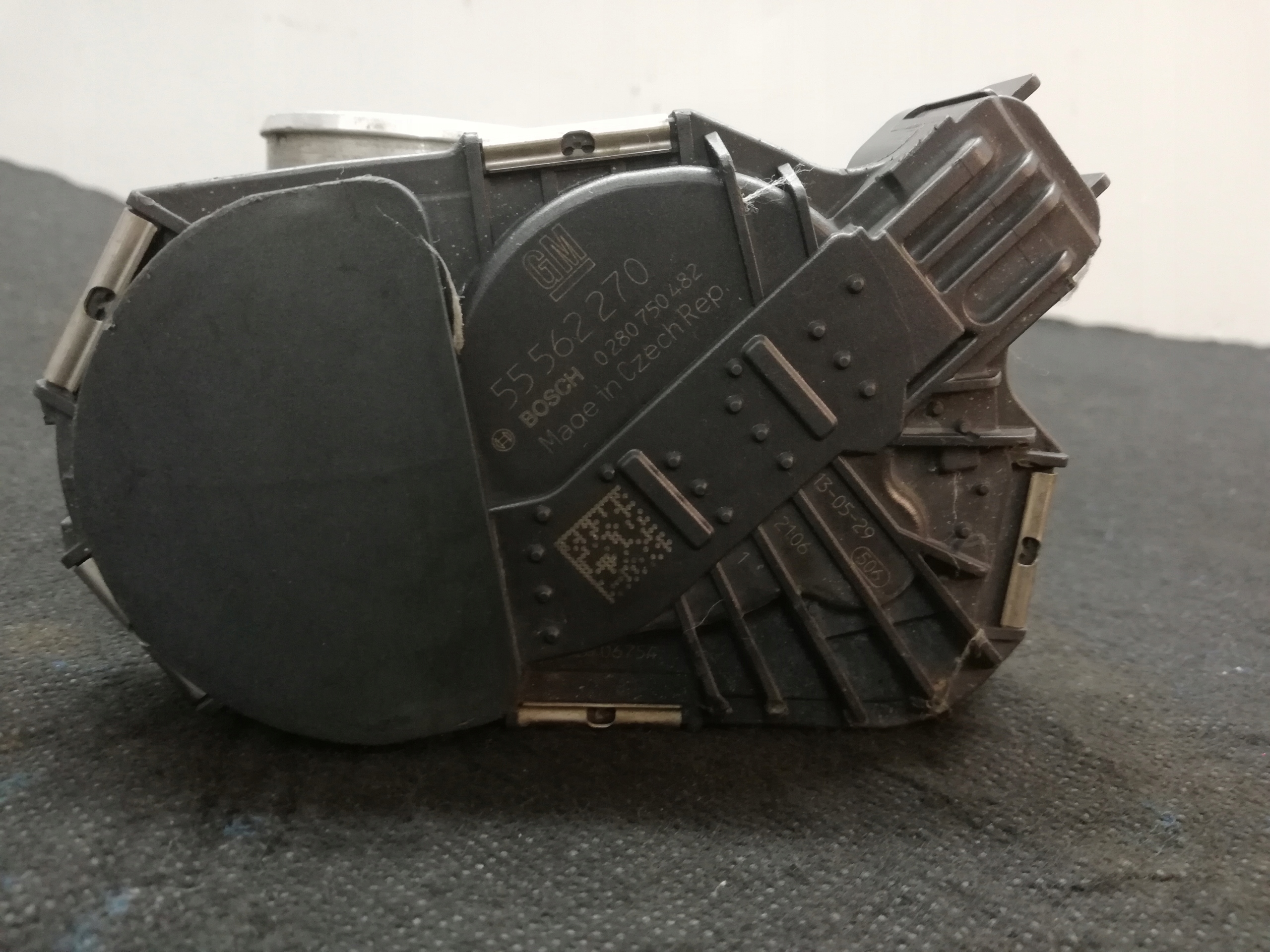 55562270 0280750482 - OPEL CORSA D ДРОСЕЛЬНА ЗАСЛІНКА 1,4 B