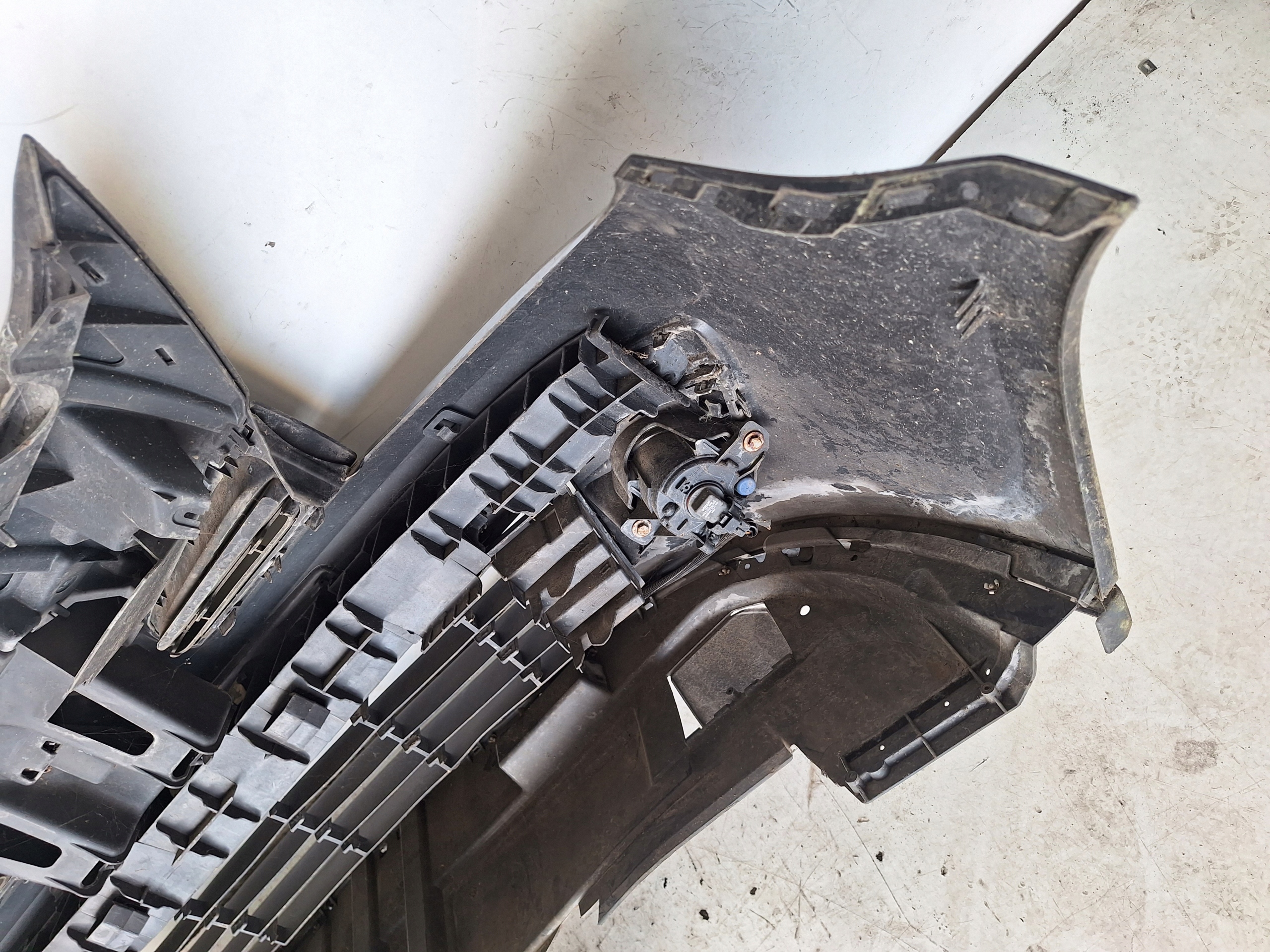 RENAULT CLIO III 05-09 bumper 195