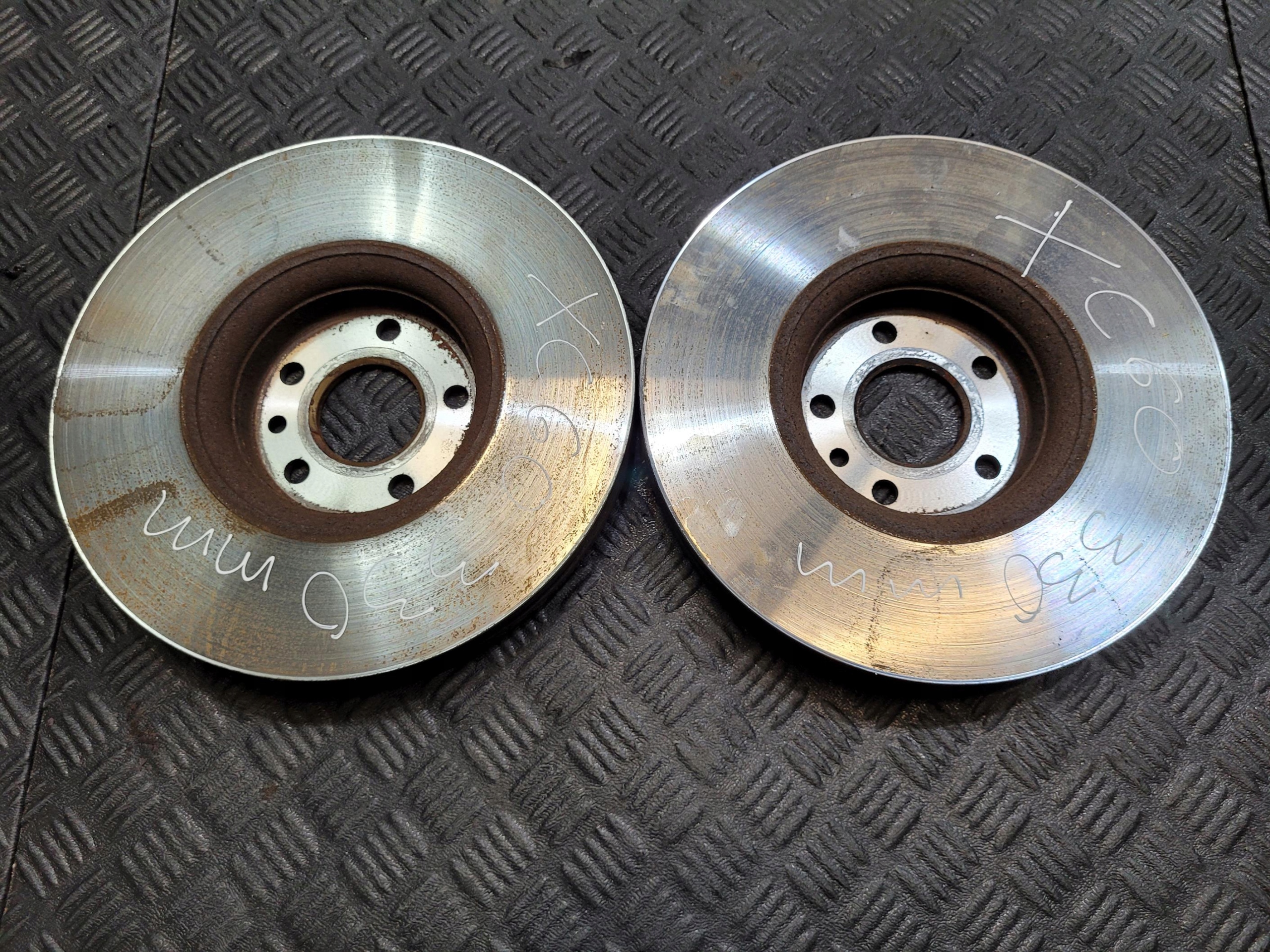 discs disc front front 330MM VOLVO XC60 and 2.4 D5