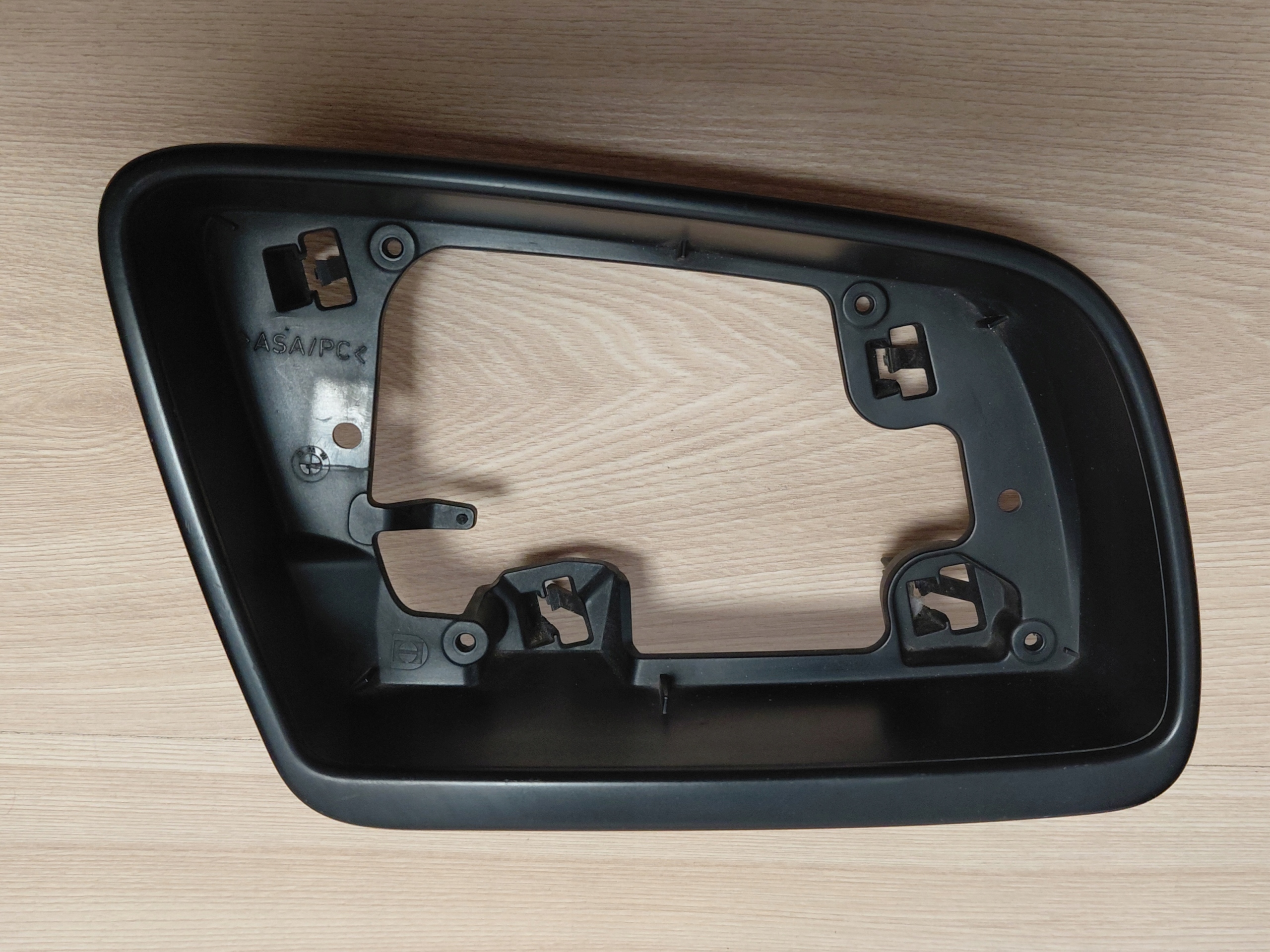 BMW E60 E61 E63 obal RÁM pravého zrcadla EUROPA OE