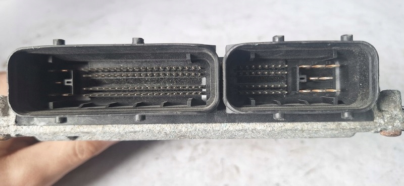 computer motore SKODA OCTAVIA II 06A906033NT