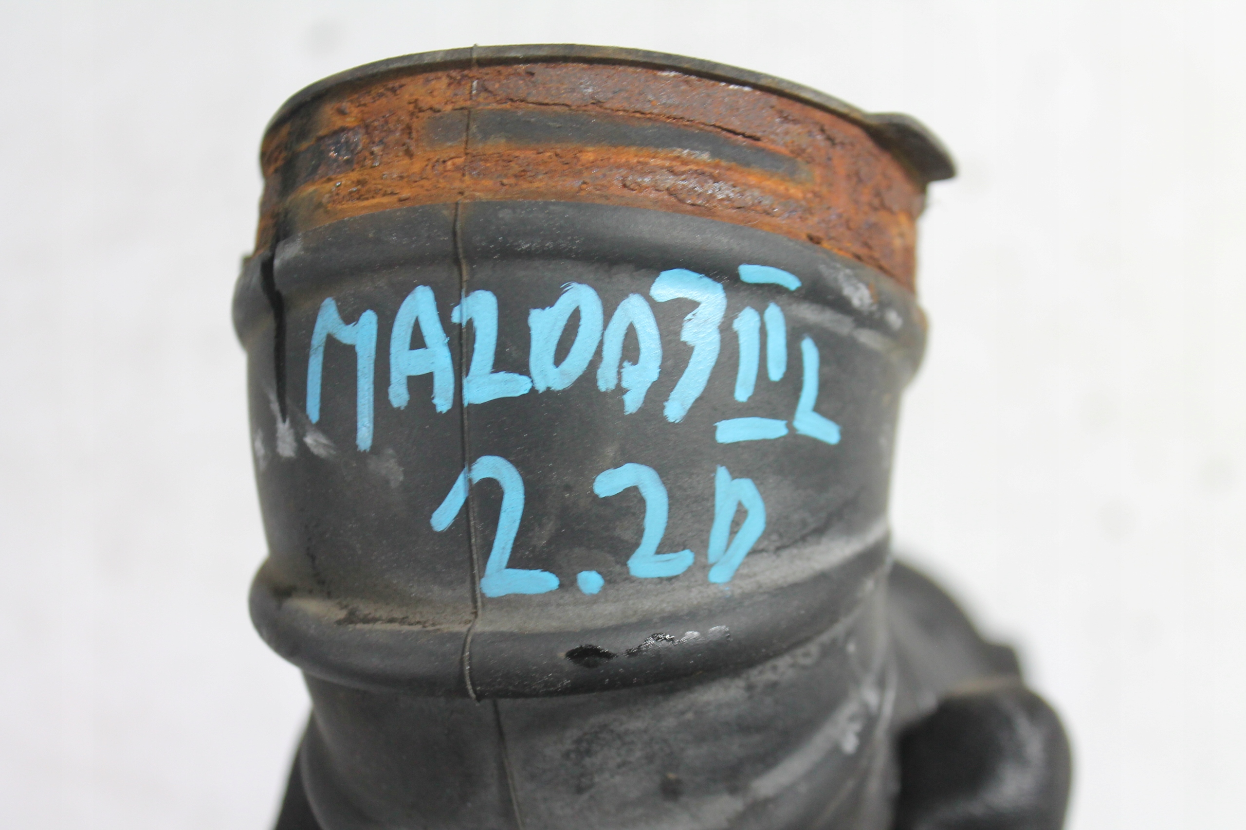 труба впуск Воздух R2AJ13221 mazda 3 II 2.2d 08-