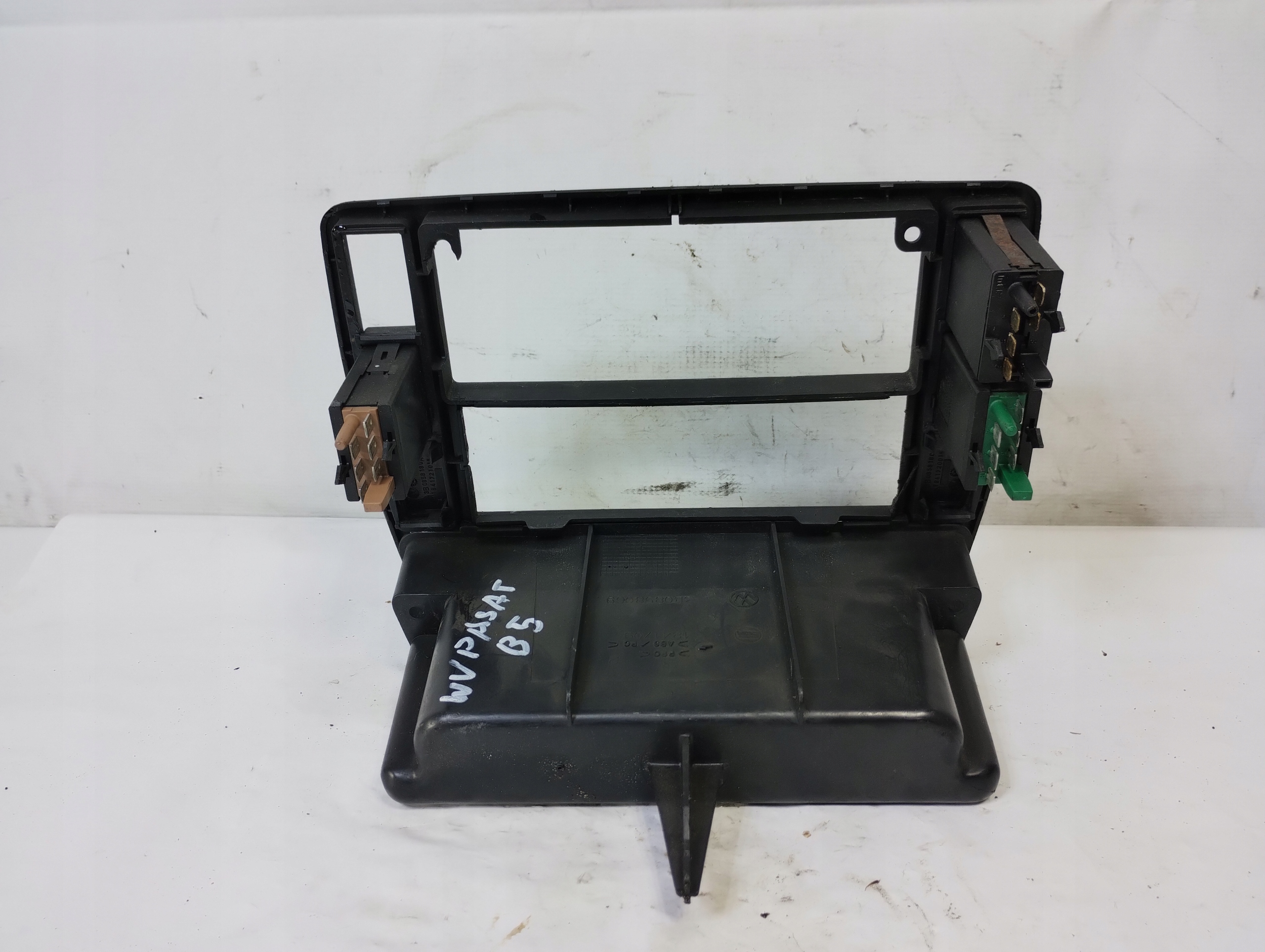 VW PASSAT B5 RAMKA KONSOLI RADIA Typ samochodu Samochody osobowe