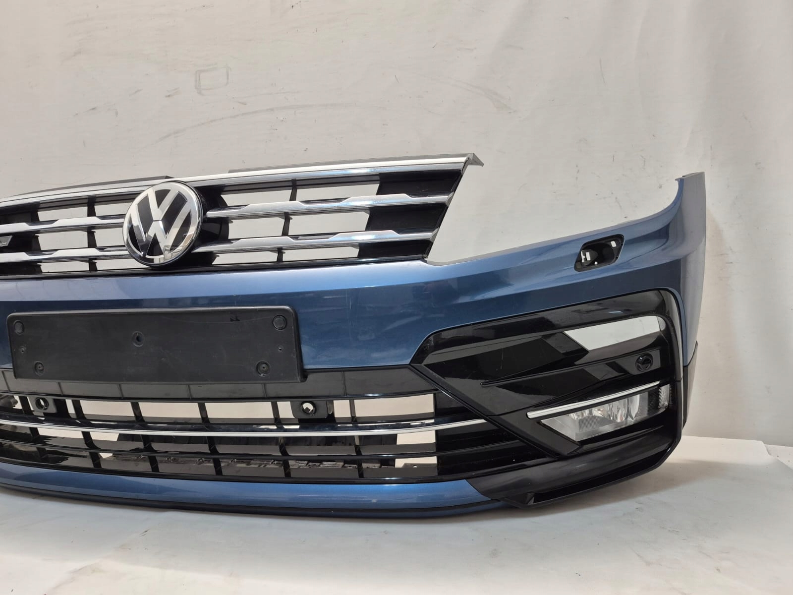 VW TIGUAN II 5NN ALLSPACE R-LINE 15- bumper front front SPR 4XPDC