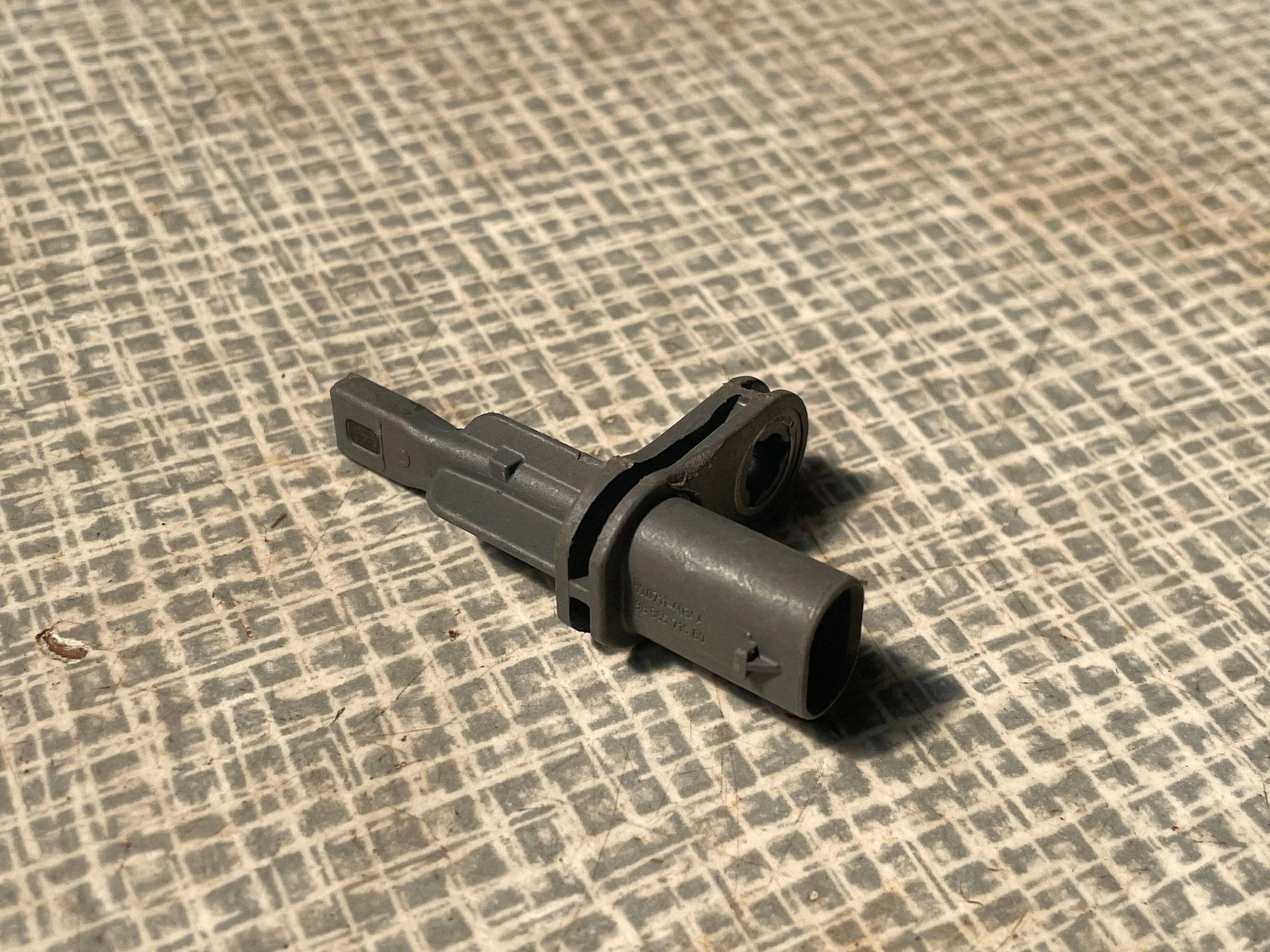 sensor ABS original Peugeot 3008 II 9838571680 !J