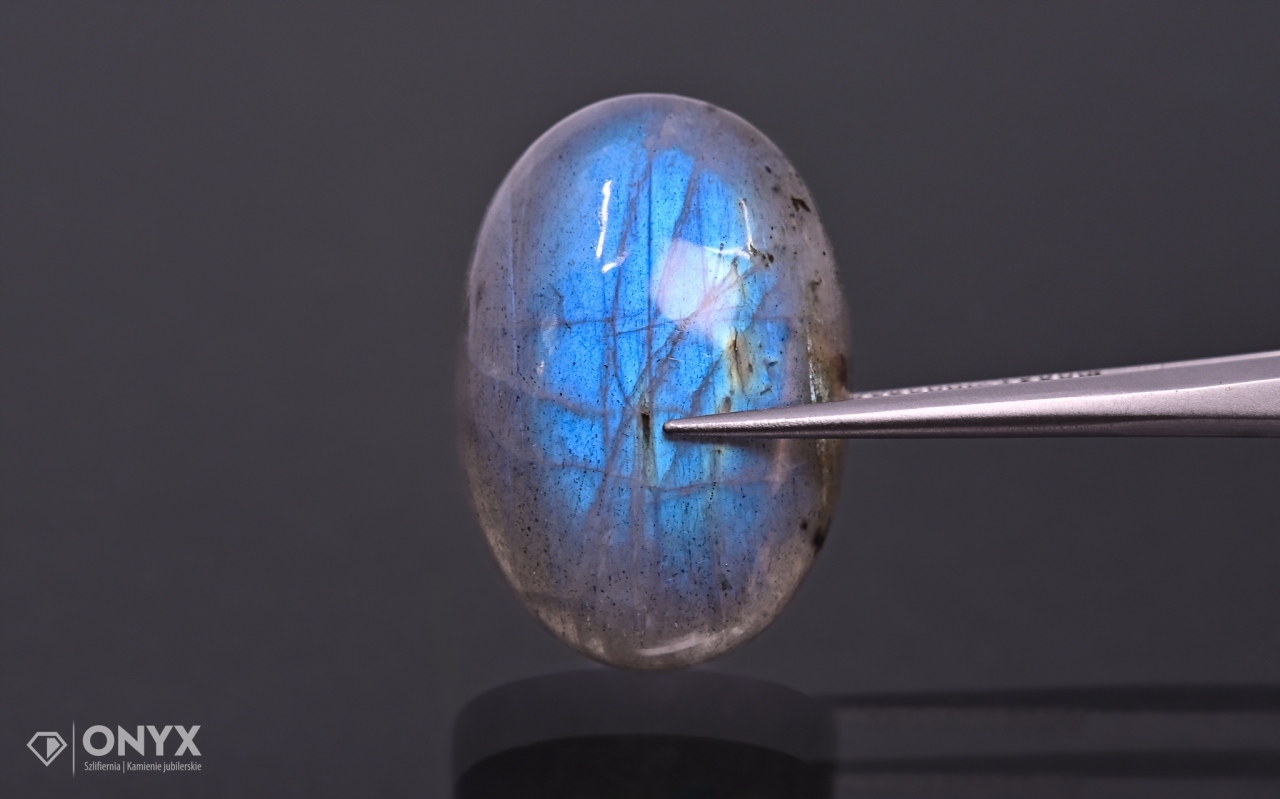 Labradorit kabošon ovál 24,5x17 mm