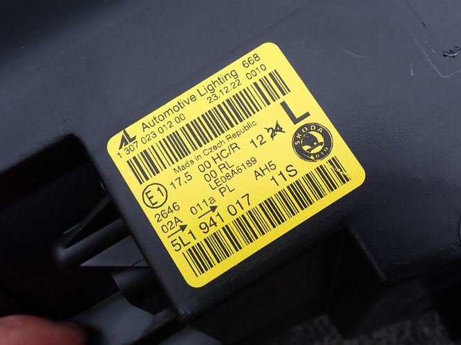 SKODA YETI 09-13 reflektor left light left 5L1941017
