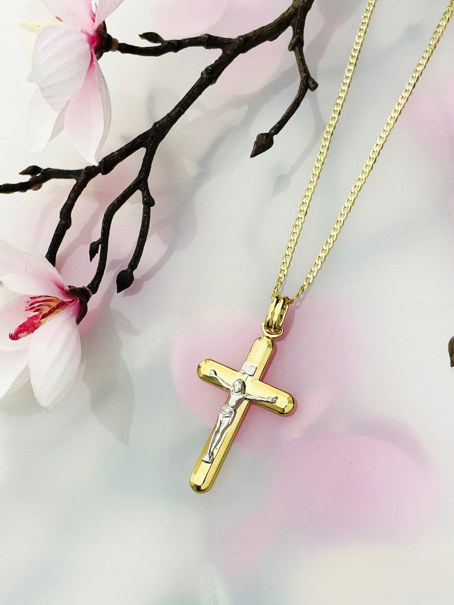 Zlatý křížek Ježíš Kristus Inri dvoubarevný Křest Svaté Přijímání