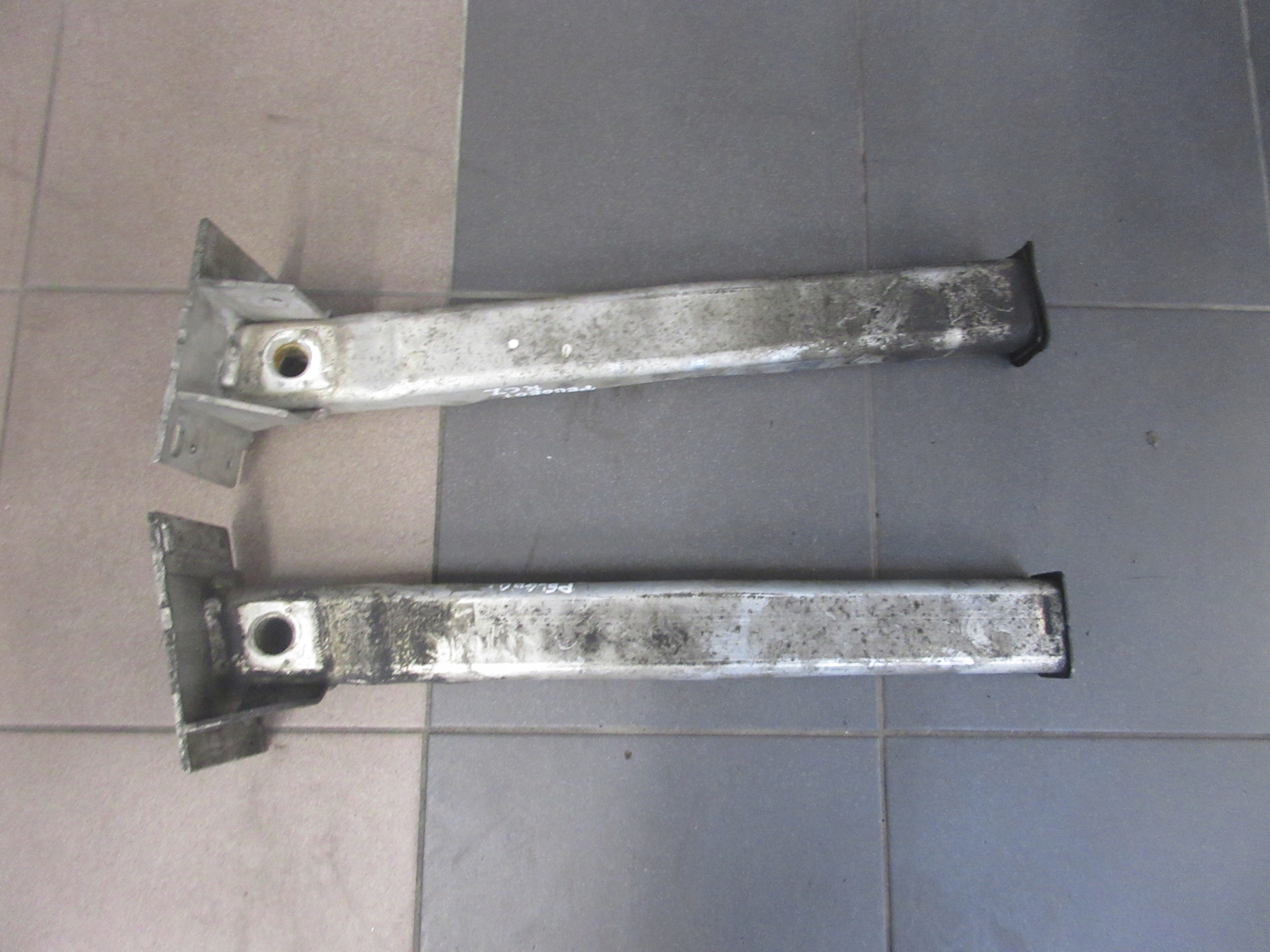 ЗОНА РАЗДАВЛИВАНИЯ ПРАВАЯ ЛЕВАЯ PEUGEOT RCZ КЛЫКИ