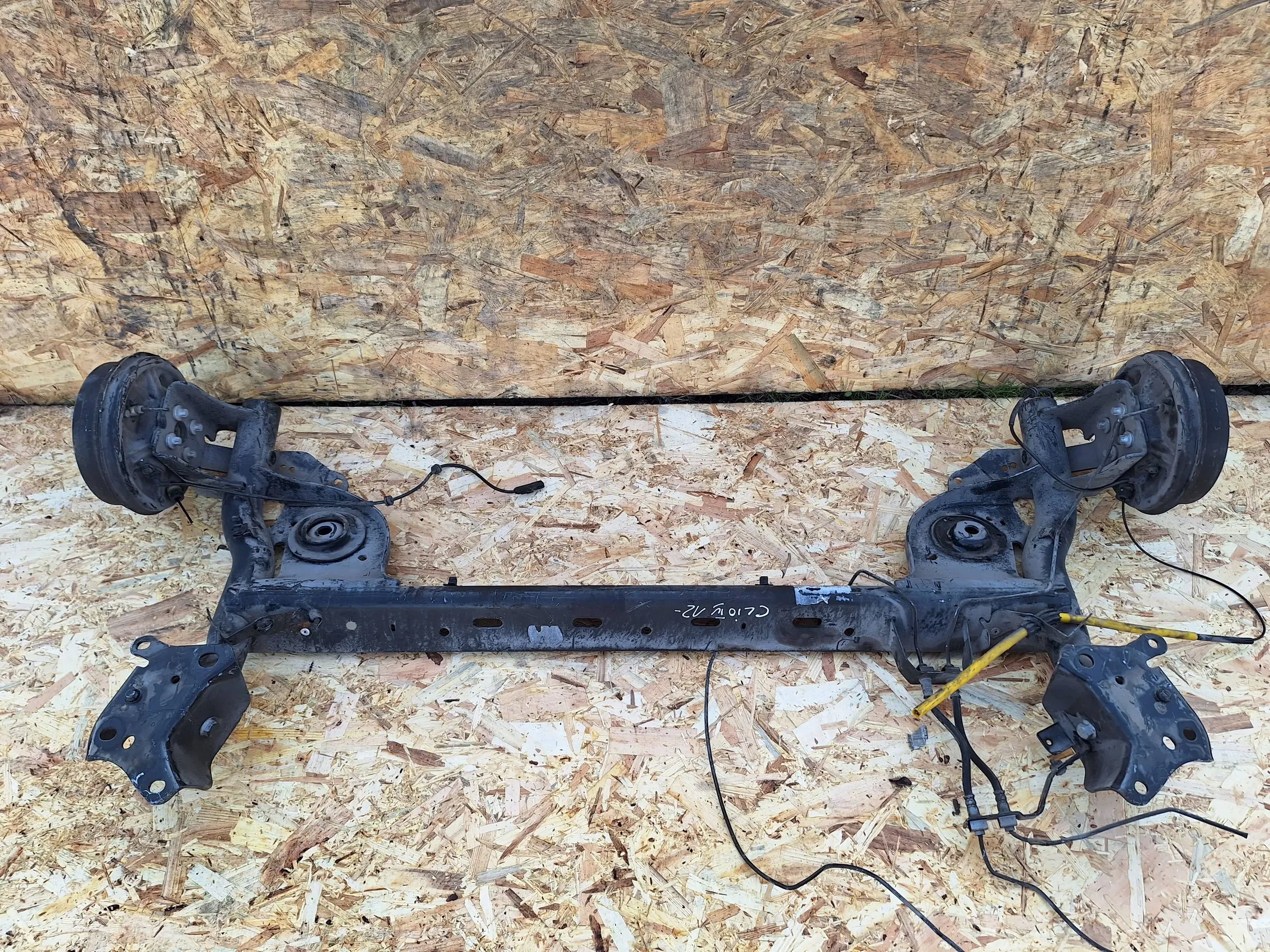 axis rear part Renault Clio IV H-B 12