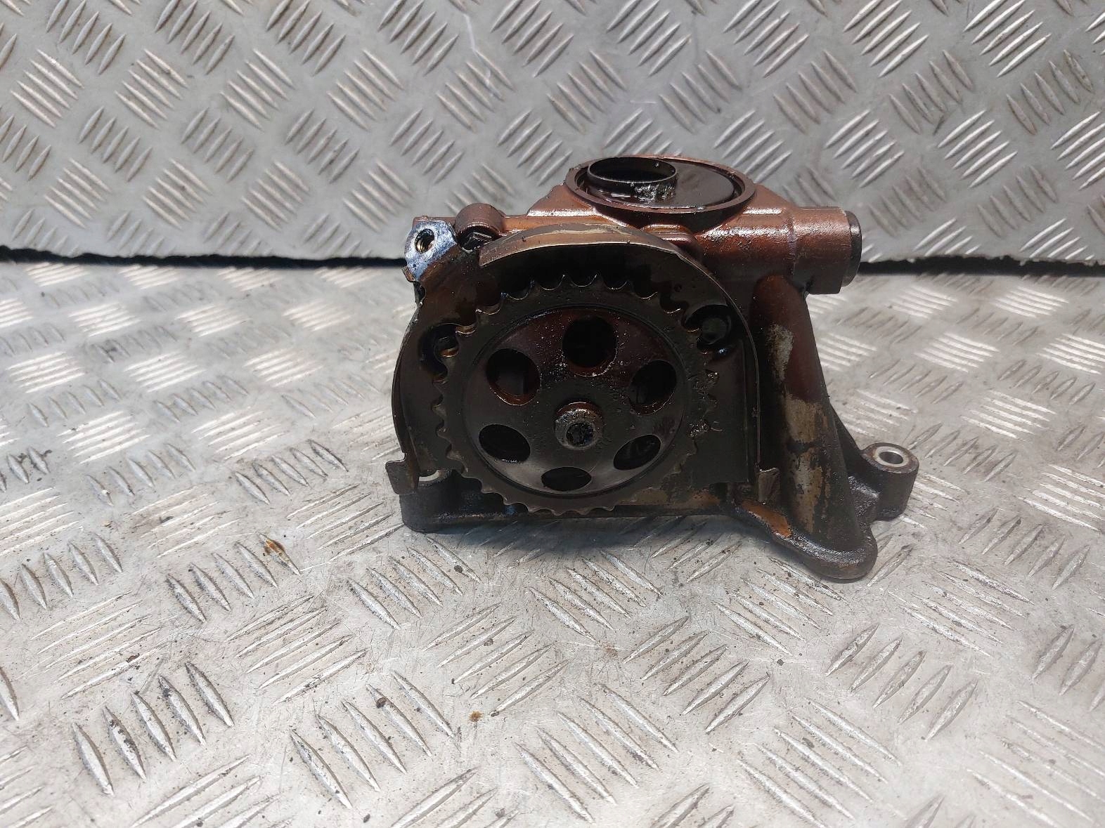 Pompa olio motore SKODA SUPERB e 2.8 V6 078115105