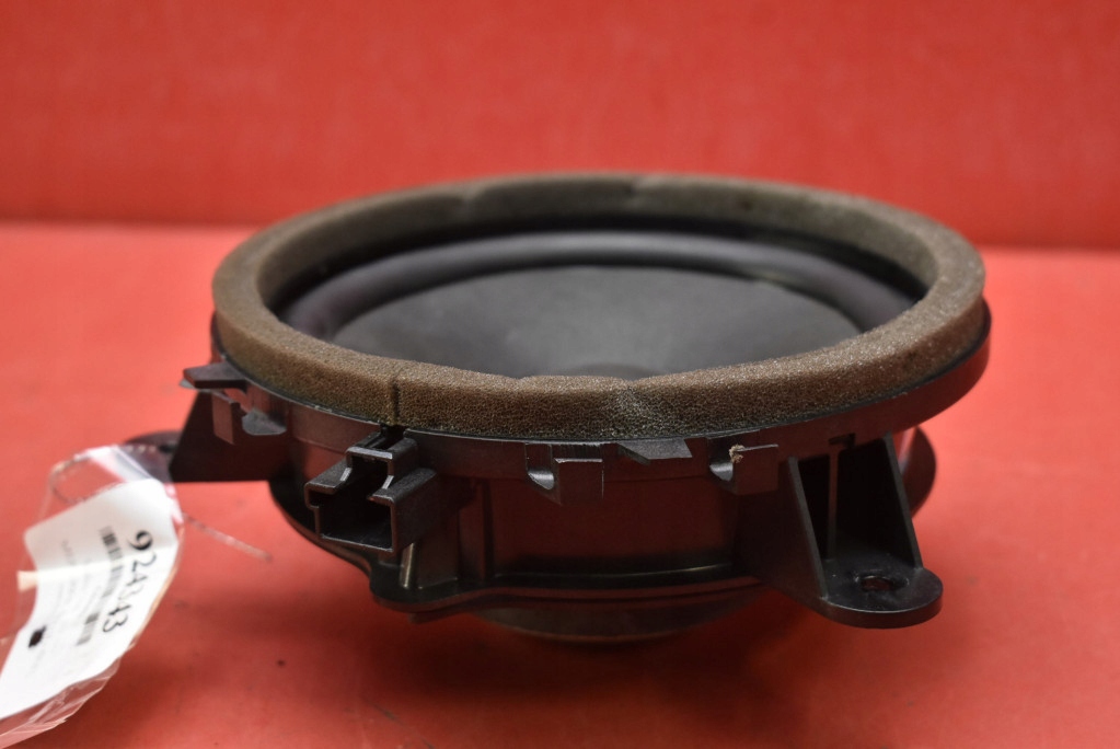 speaker right rear part 30657445 VOLVO V60 1 and 10-13