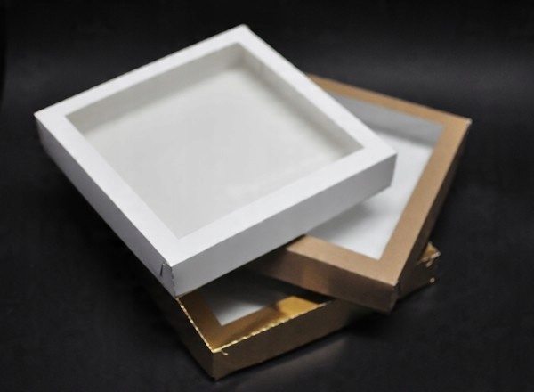 

Kartonik 25 x 25 x 4 cm Biały
