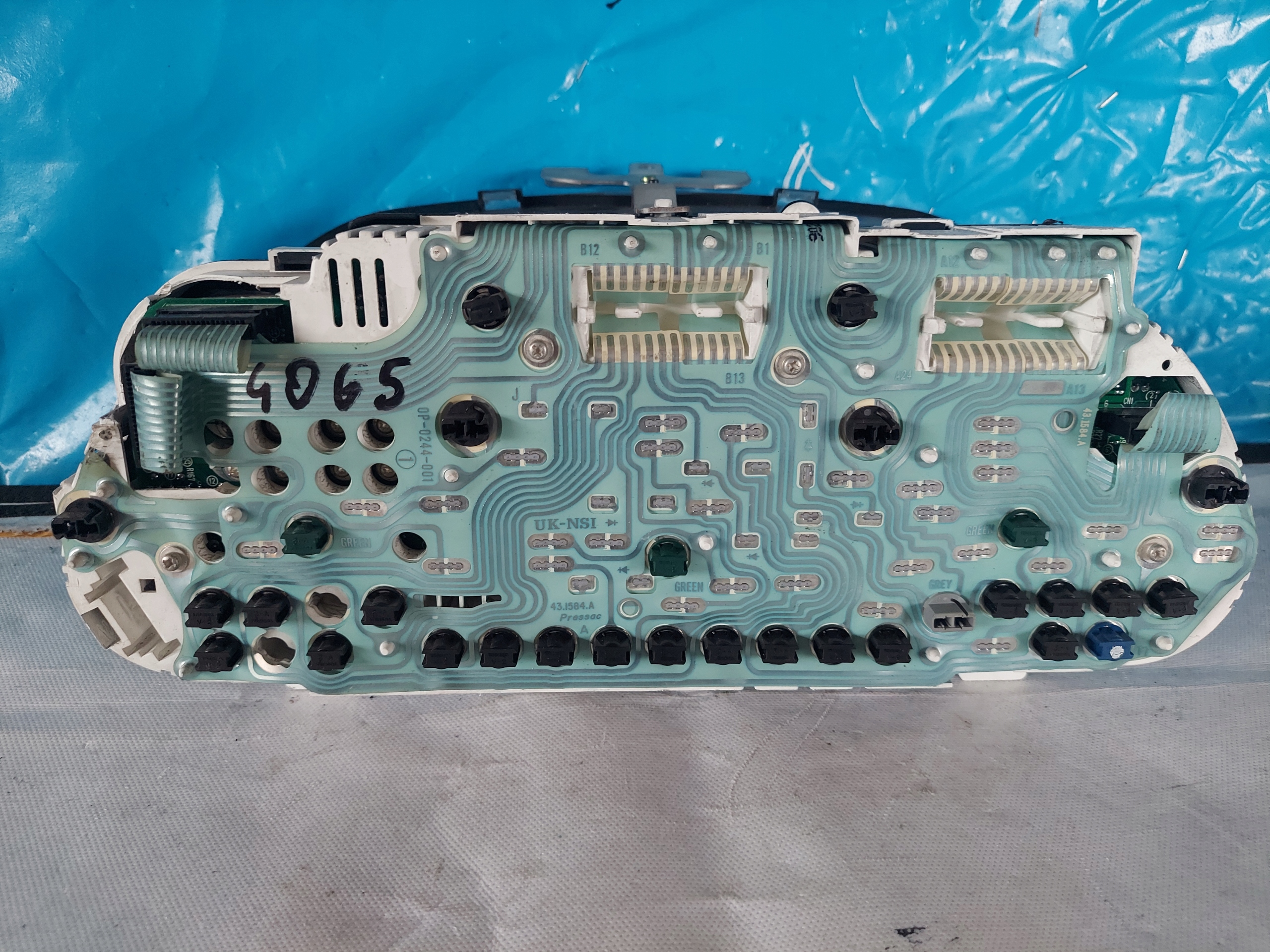 dials clock VOLVO V40 and 1.8 B 30857490