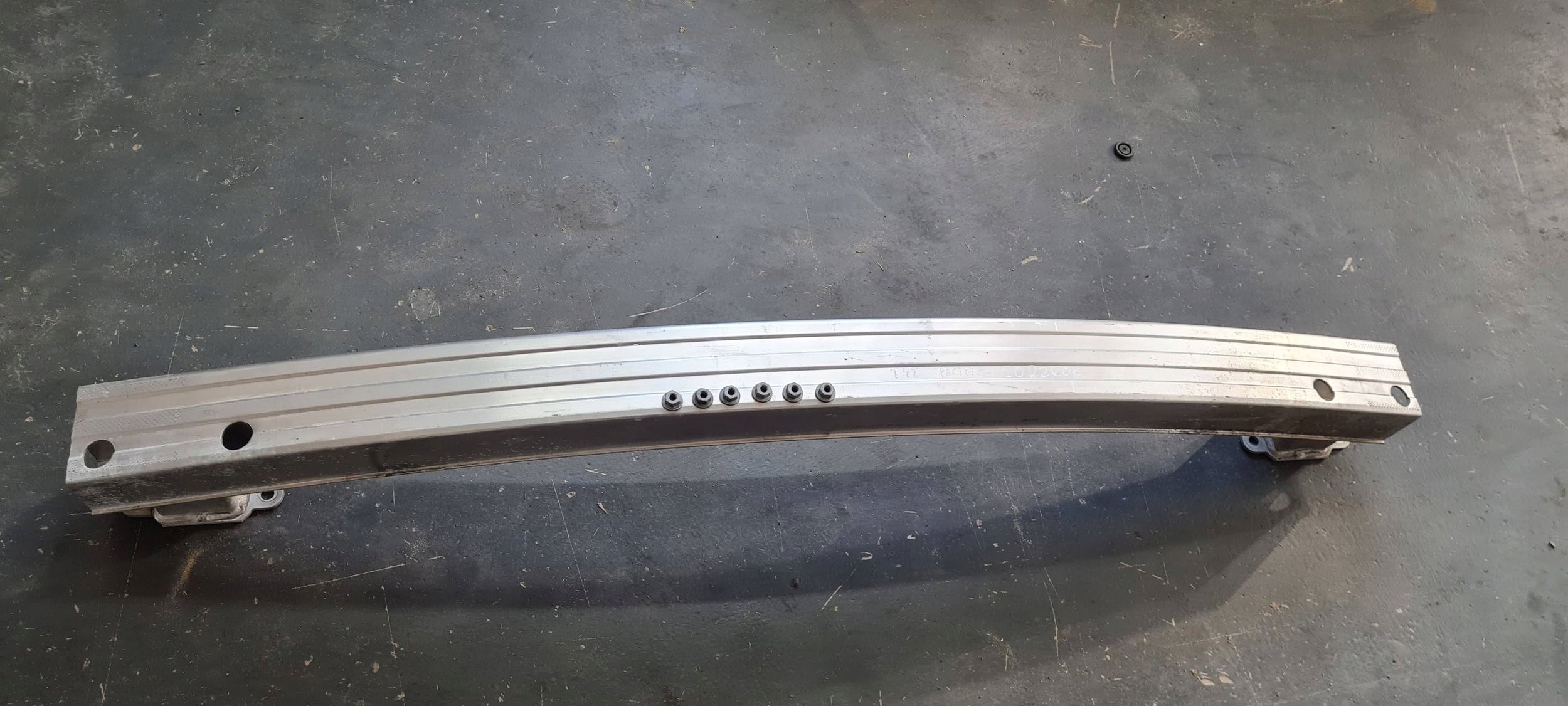 Chrysler Pacifica 2022 bumper support POPRZECZKA rear part rear 68227673AB