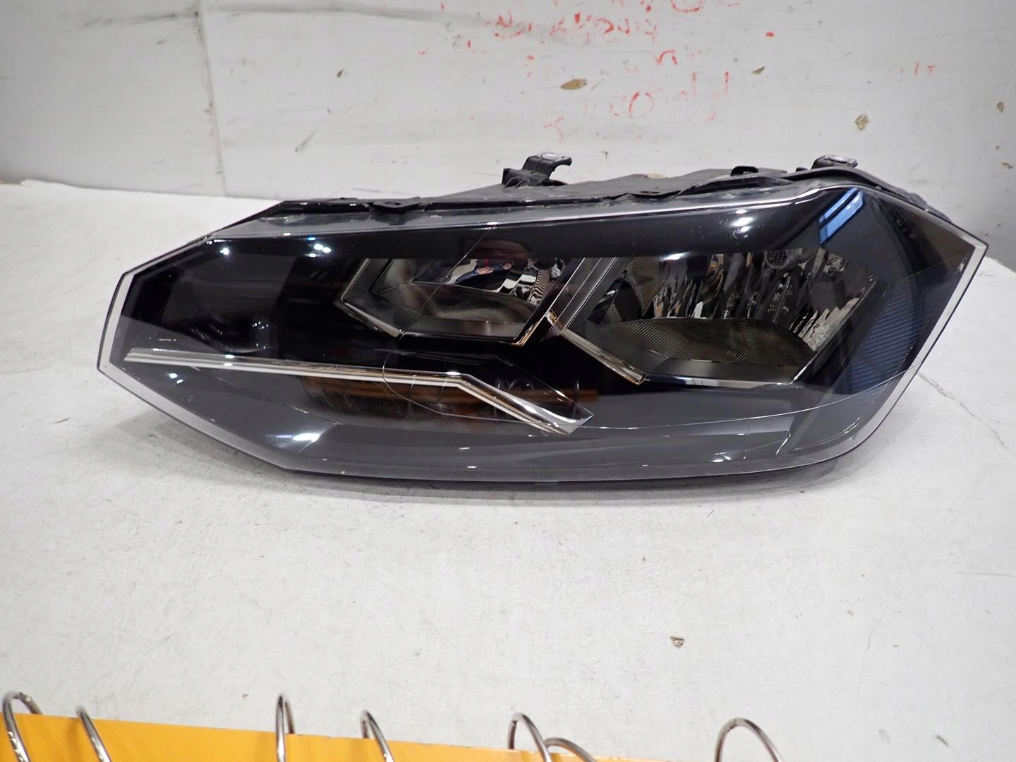 light front front left VW POLO VI 2017- 2G1941005