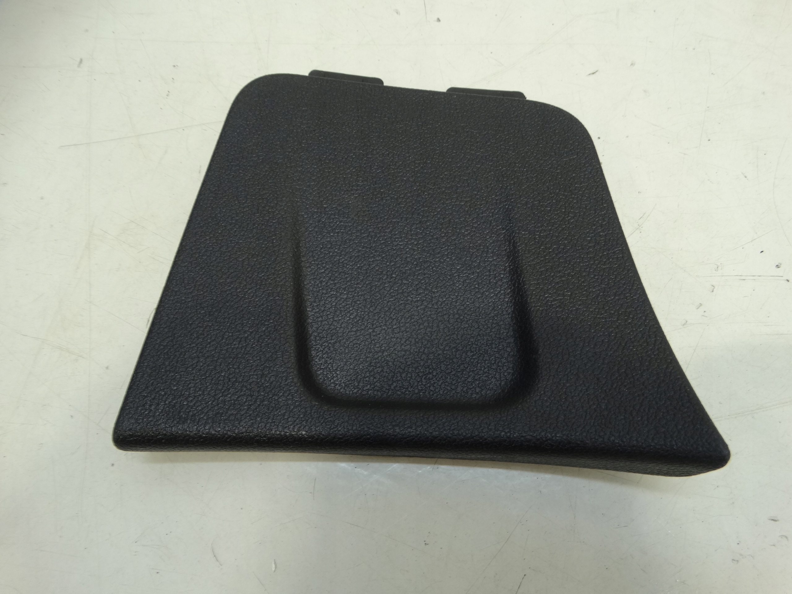 spoiler upholstery bonnet boot left rear part AUDI A4 B8 8K9867979 07-15R.