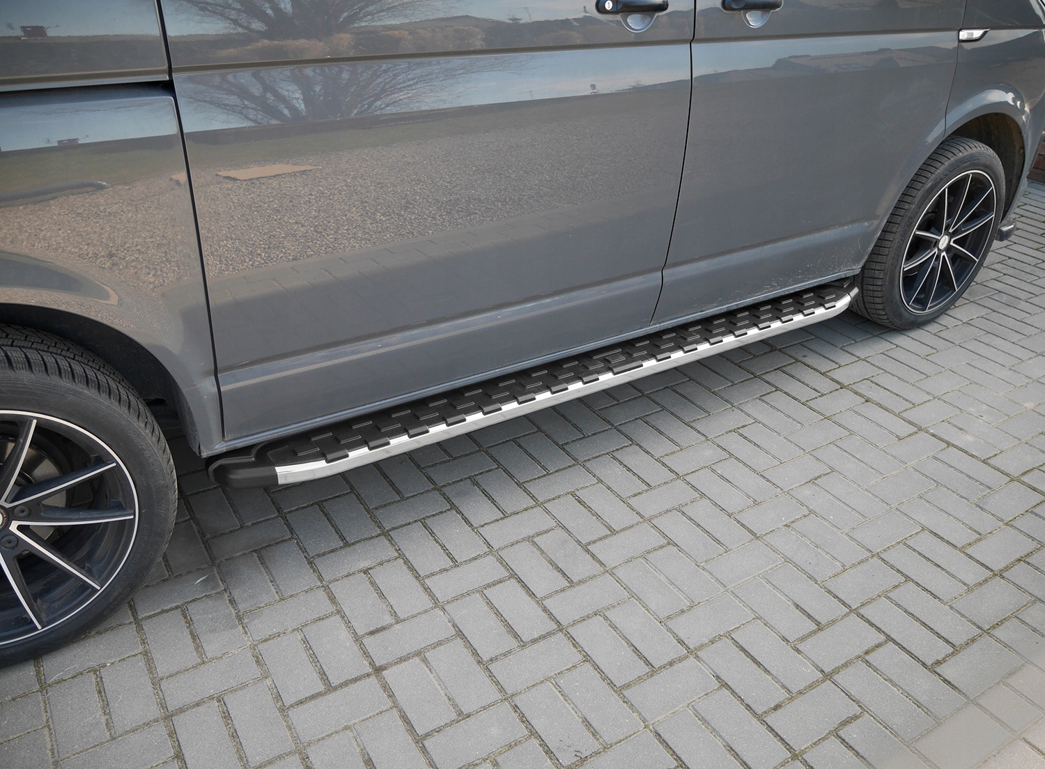 Stopnie boczne progi do LAND ROVER DISCOVERY SPORT 2014- Numer katalogowy producenta CHR-2820NS005