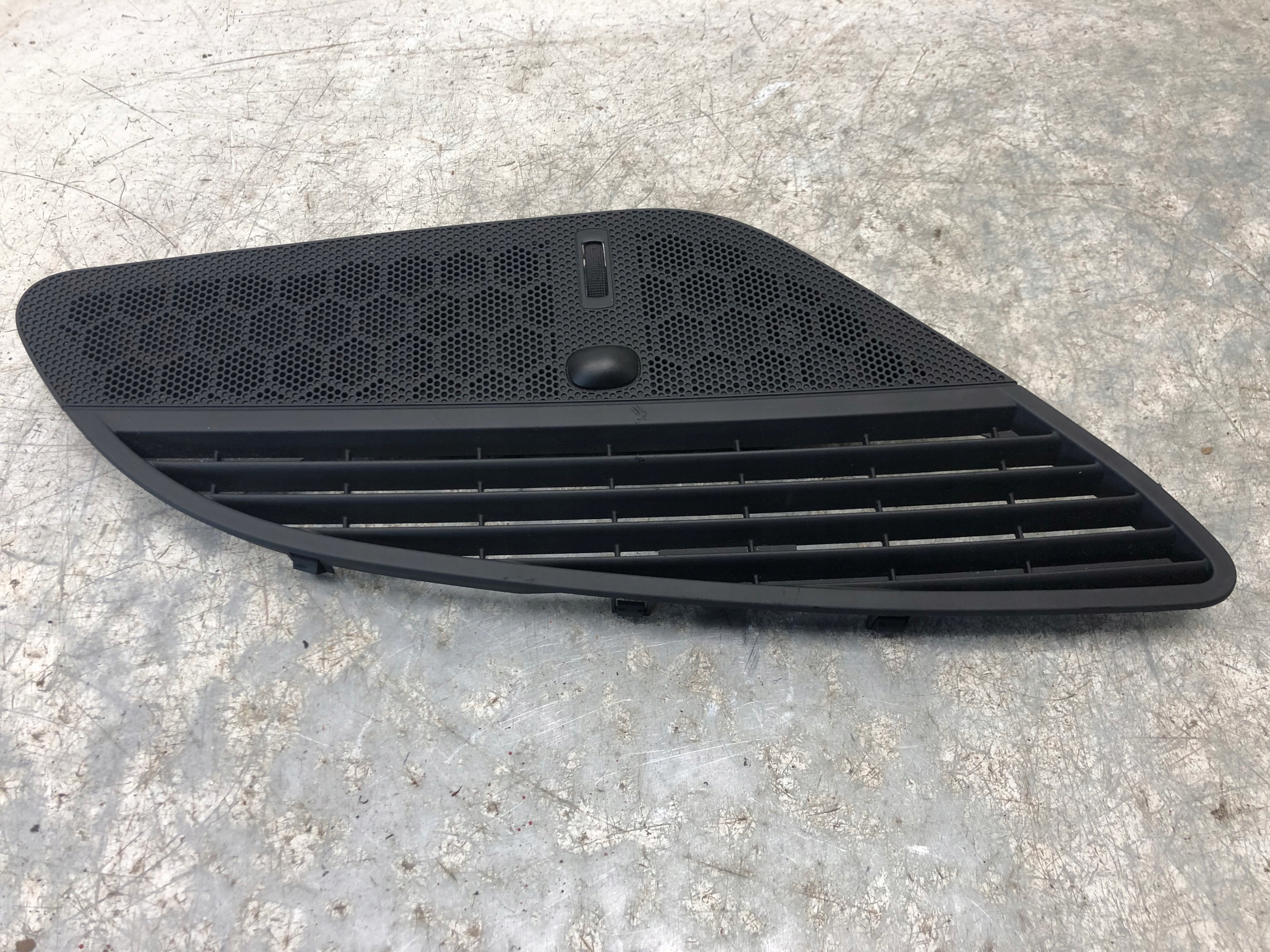 grid air conditioning devices central CITROEN C5 III 9682419677