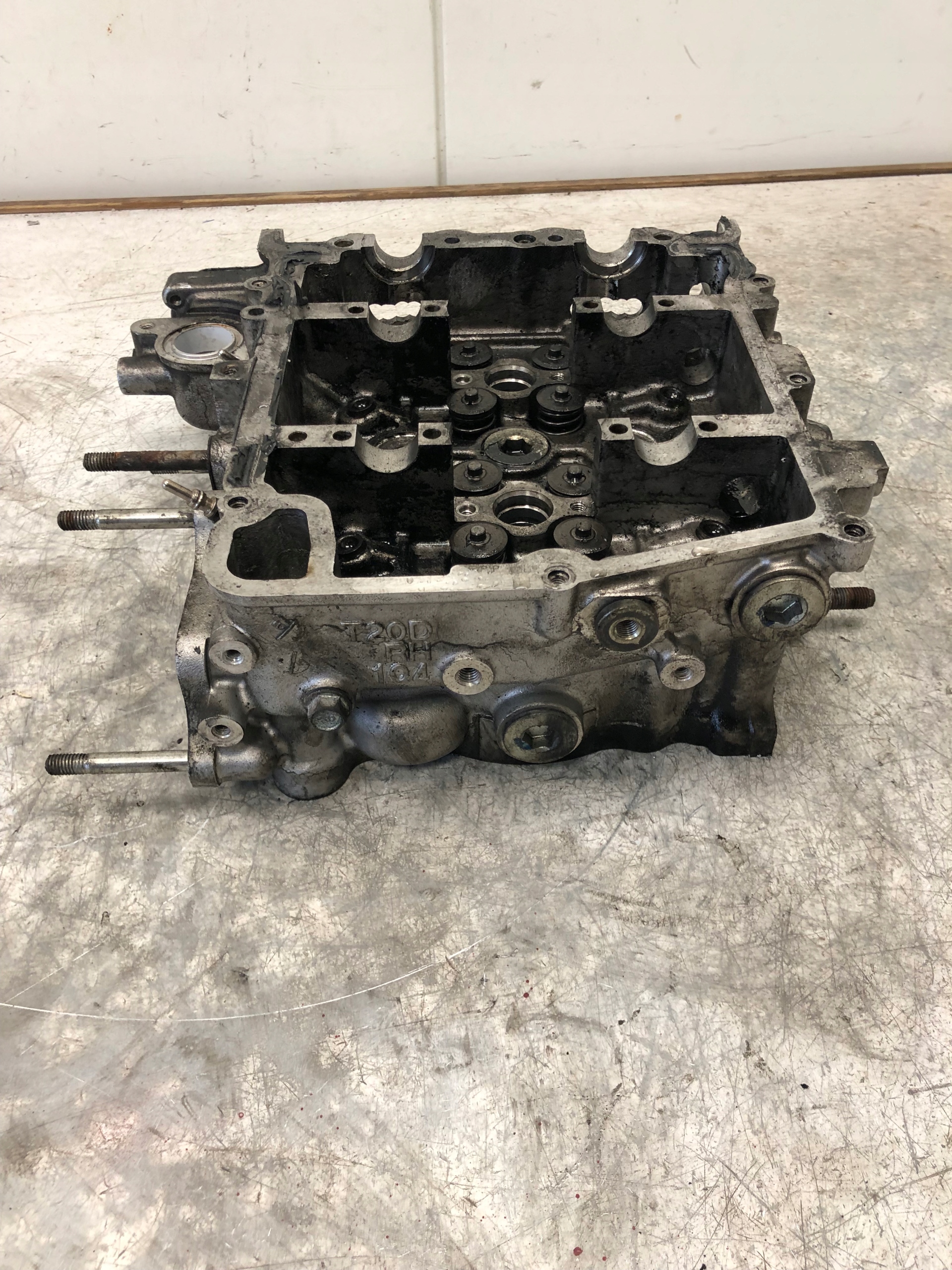 TESTATA SUBARU LEGACY IV 2.0D EE20