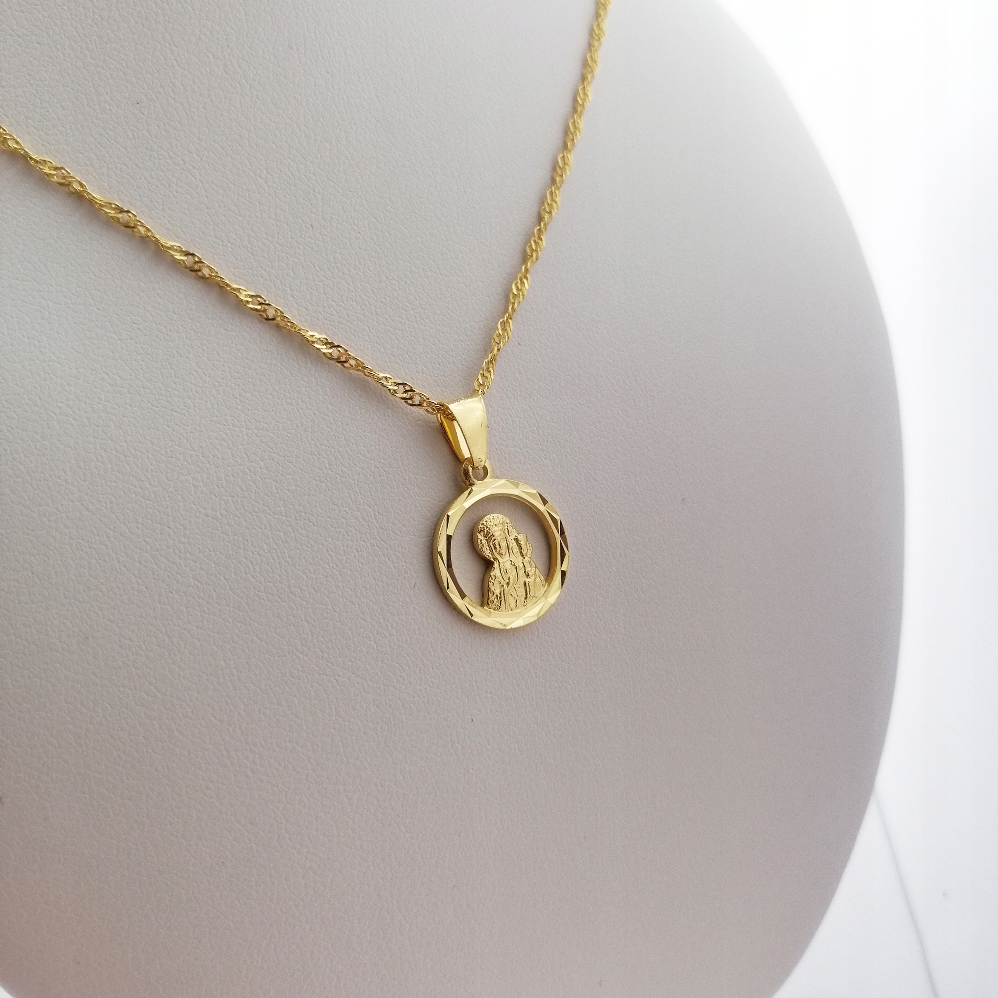 ZŁOTY ŁAŃCUSZEK MEDALIK MATKA BOSKA PR.925 GRAWER Marka Golden Celebrity