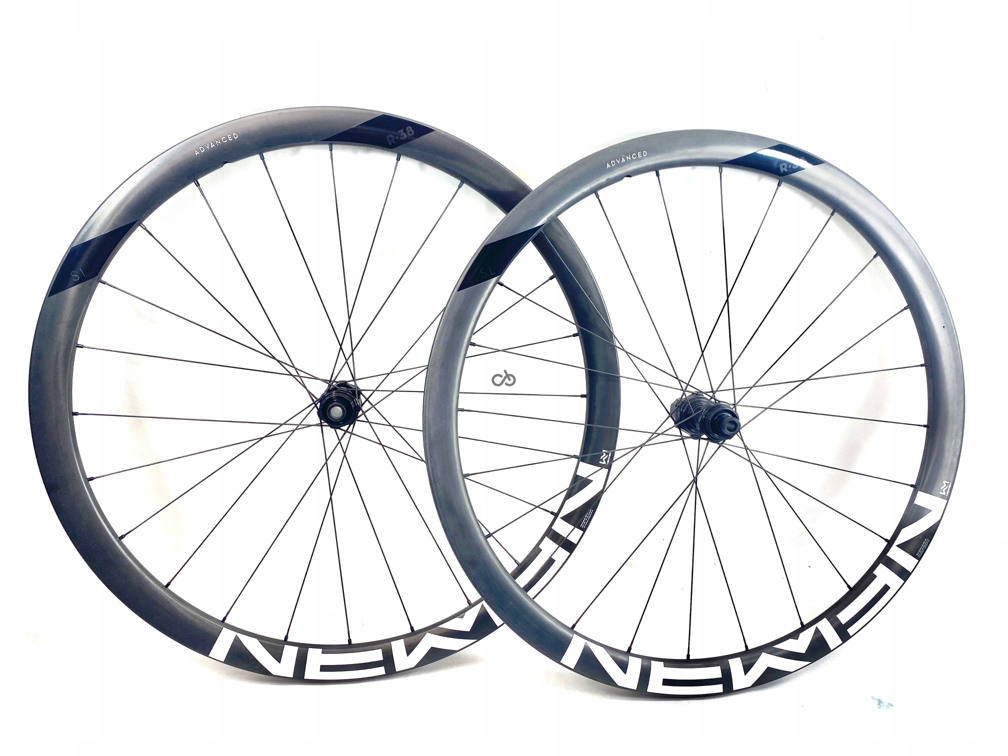Silniční kola Newmen R 38 Advanced Carbon
