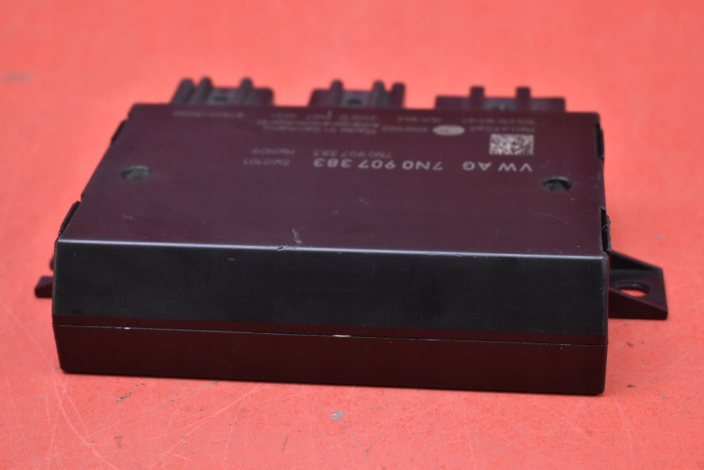 control unit module HAKA 7N0907383 VW PASSAT B7 2.0 TDI 170 KM 10-15