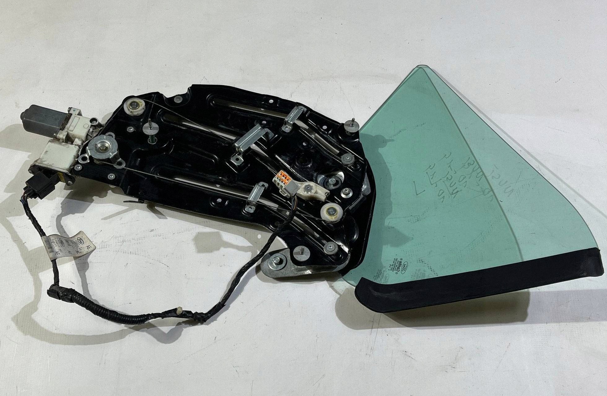 window regulator of the rear left window left rear Ford Mustang Cabrio 2010-2014