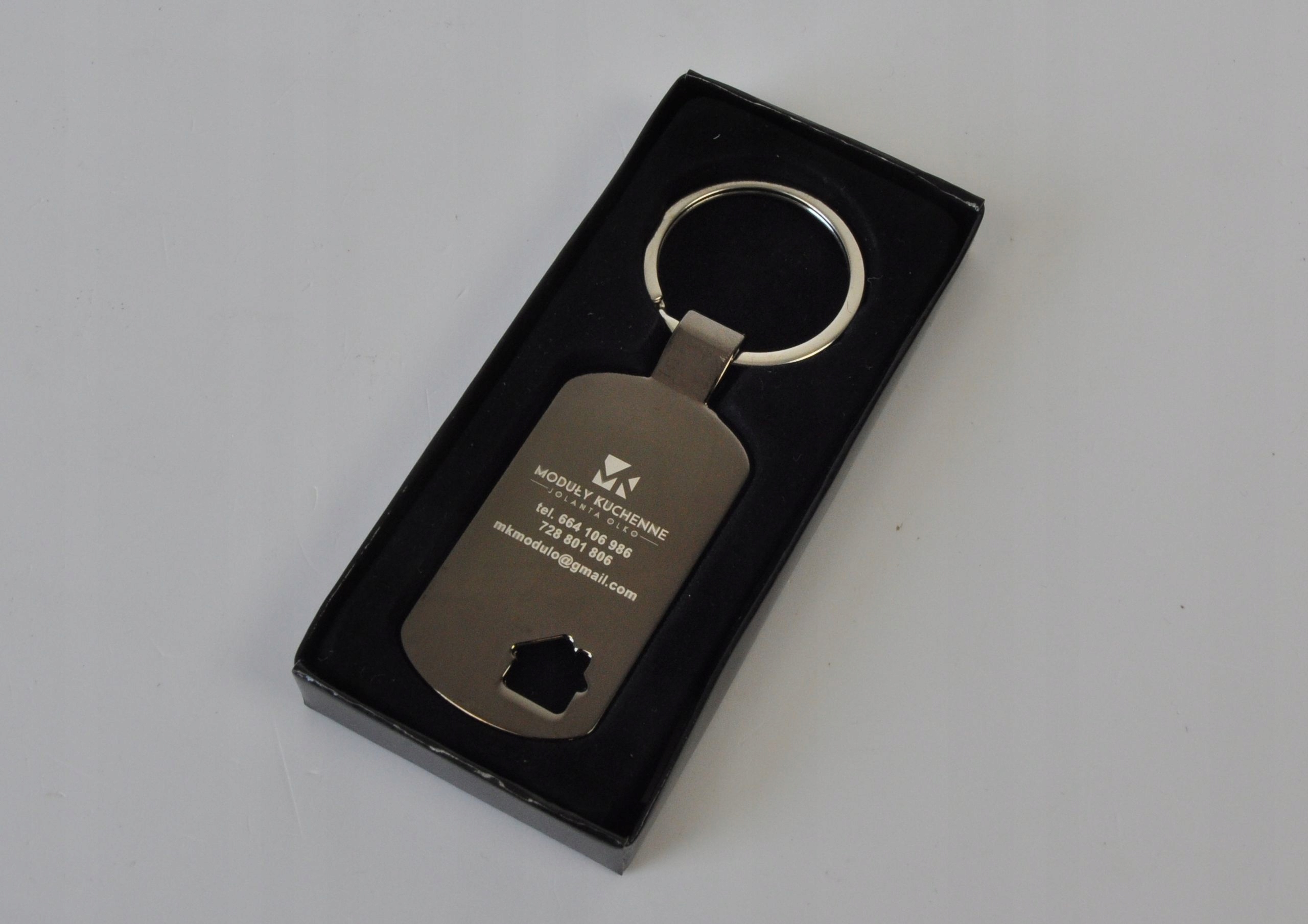 Domek, brelok z grawerowanym imieniem 100 szt. Liczba sztuk w ofercie 100 szt.