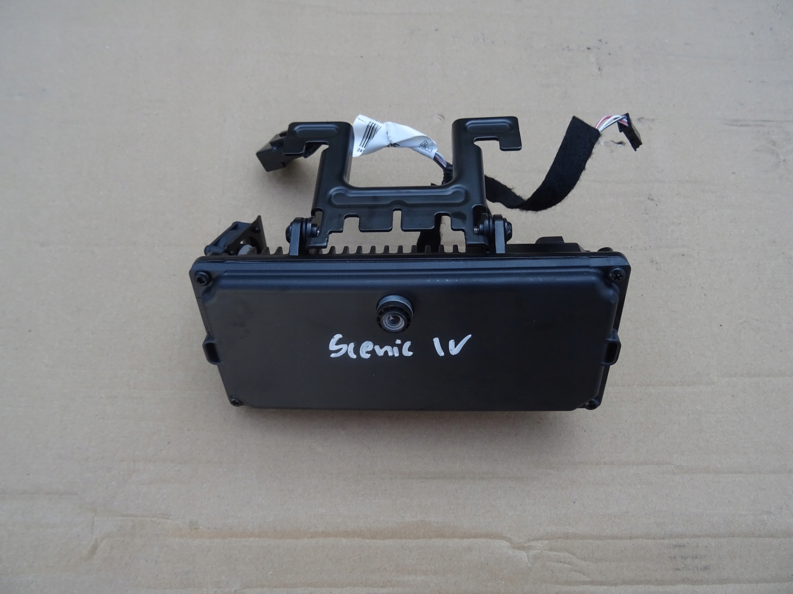 284625684R - Камера радар помощник полосы движения Renault Scenic IV