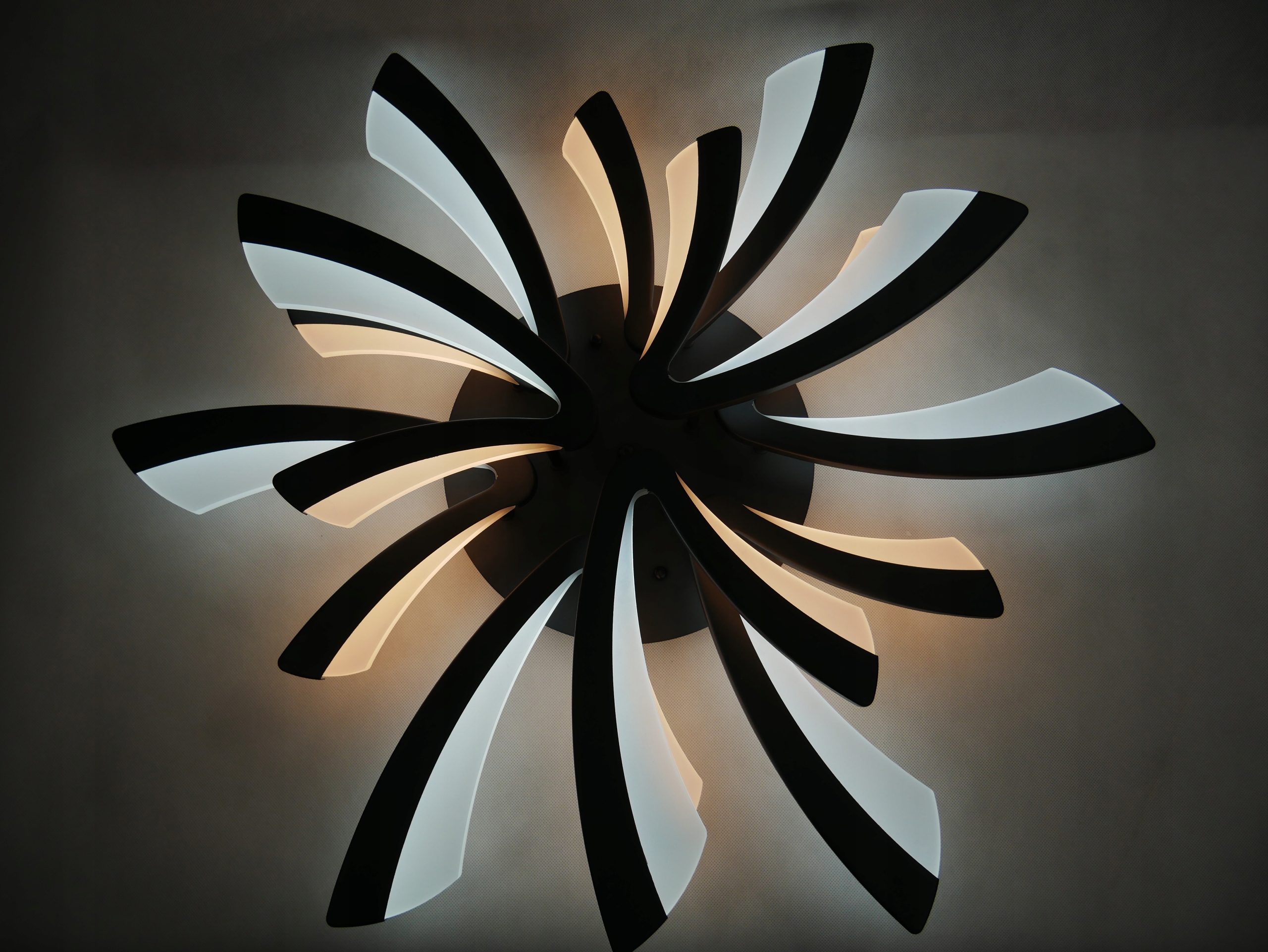 LAMPA LED LAMPA SUFITOWA PLAFON EKO LED 6+3 Zasilanie sieciowe