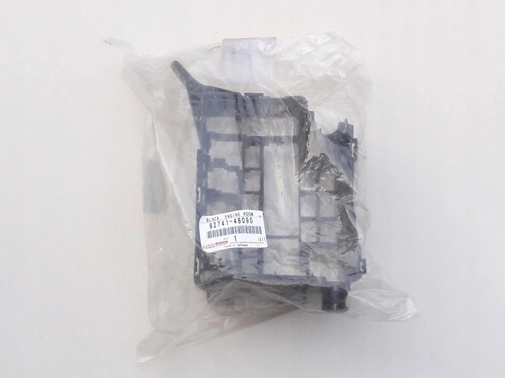 RAV IV Lift prawa skrzynka bezpieczników 15-18 Numer katalogowy oryginału 82741-48090 8274148090