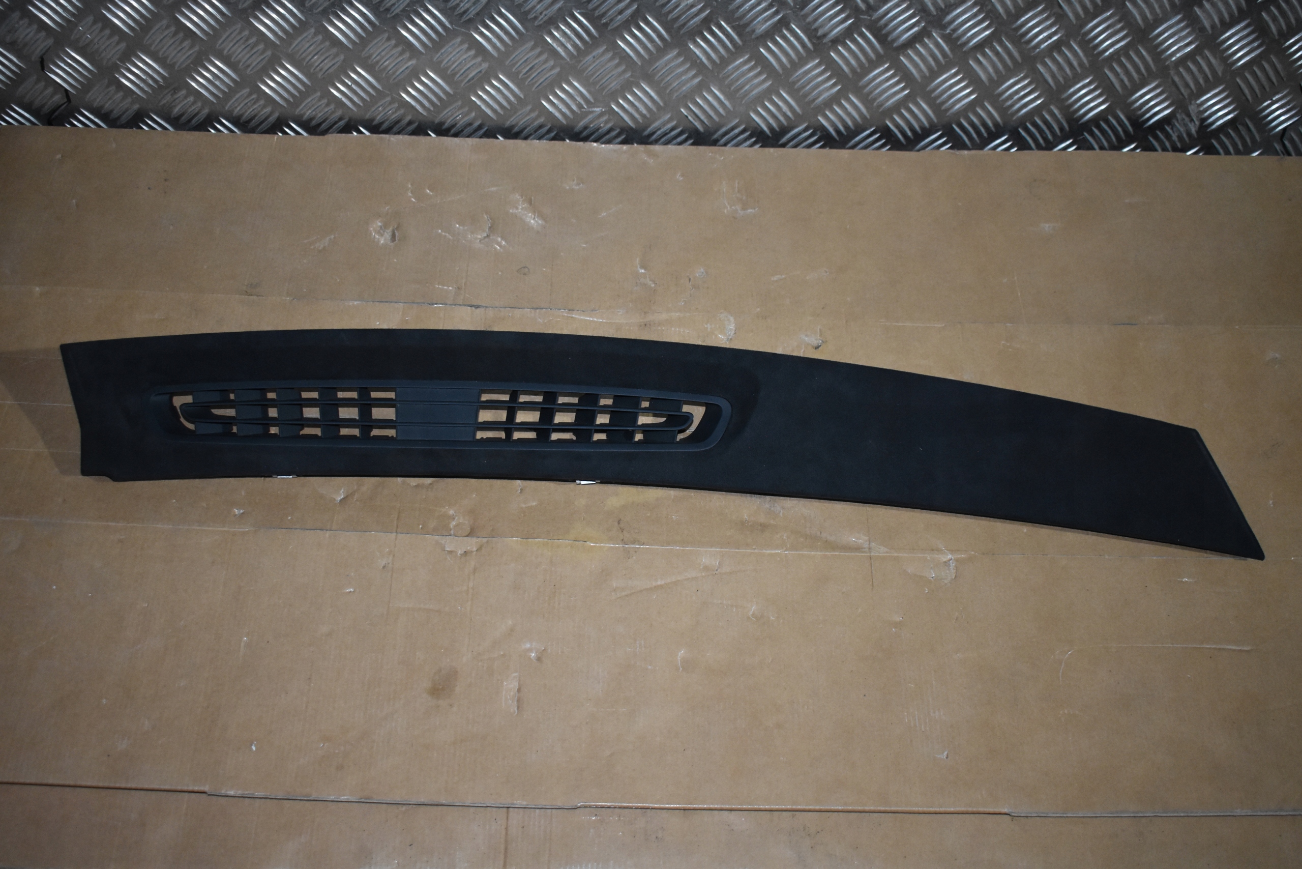 perfect condition moulding consoles ALCANTARA LAMBORGHINI URUS 1