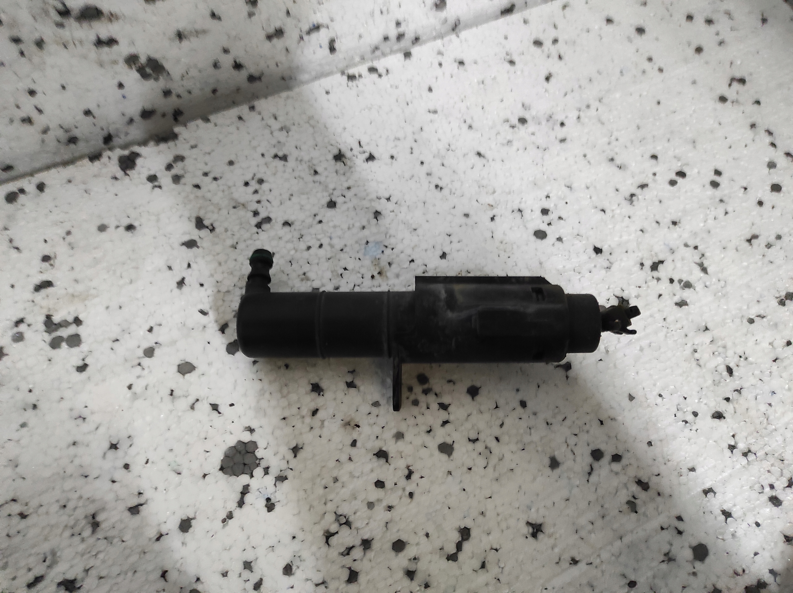VW GOLF VI washer right pump spoiler Y5KO 955-978A